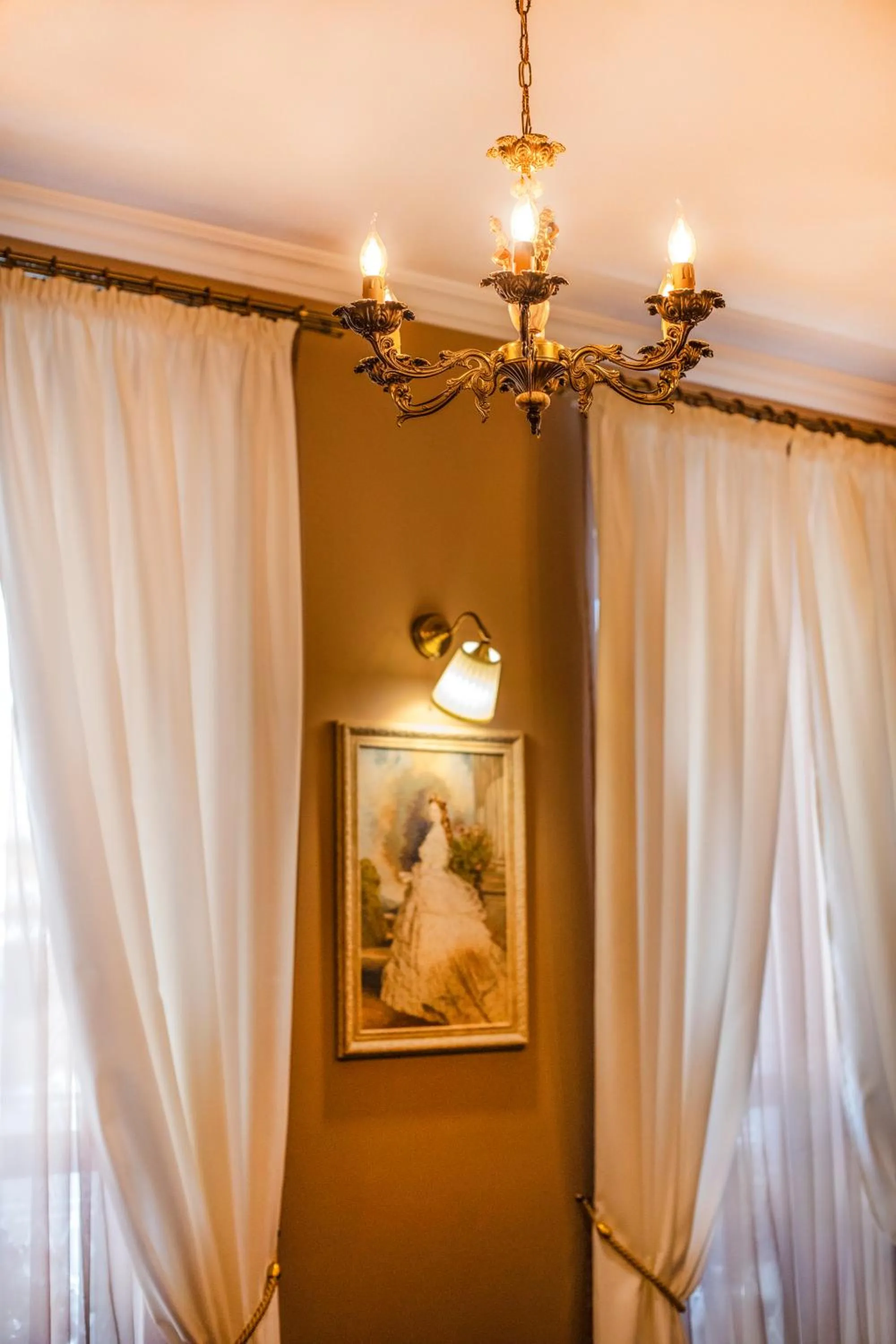 Decorative detail in Hotel Antique - free private parking