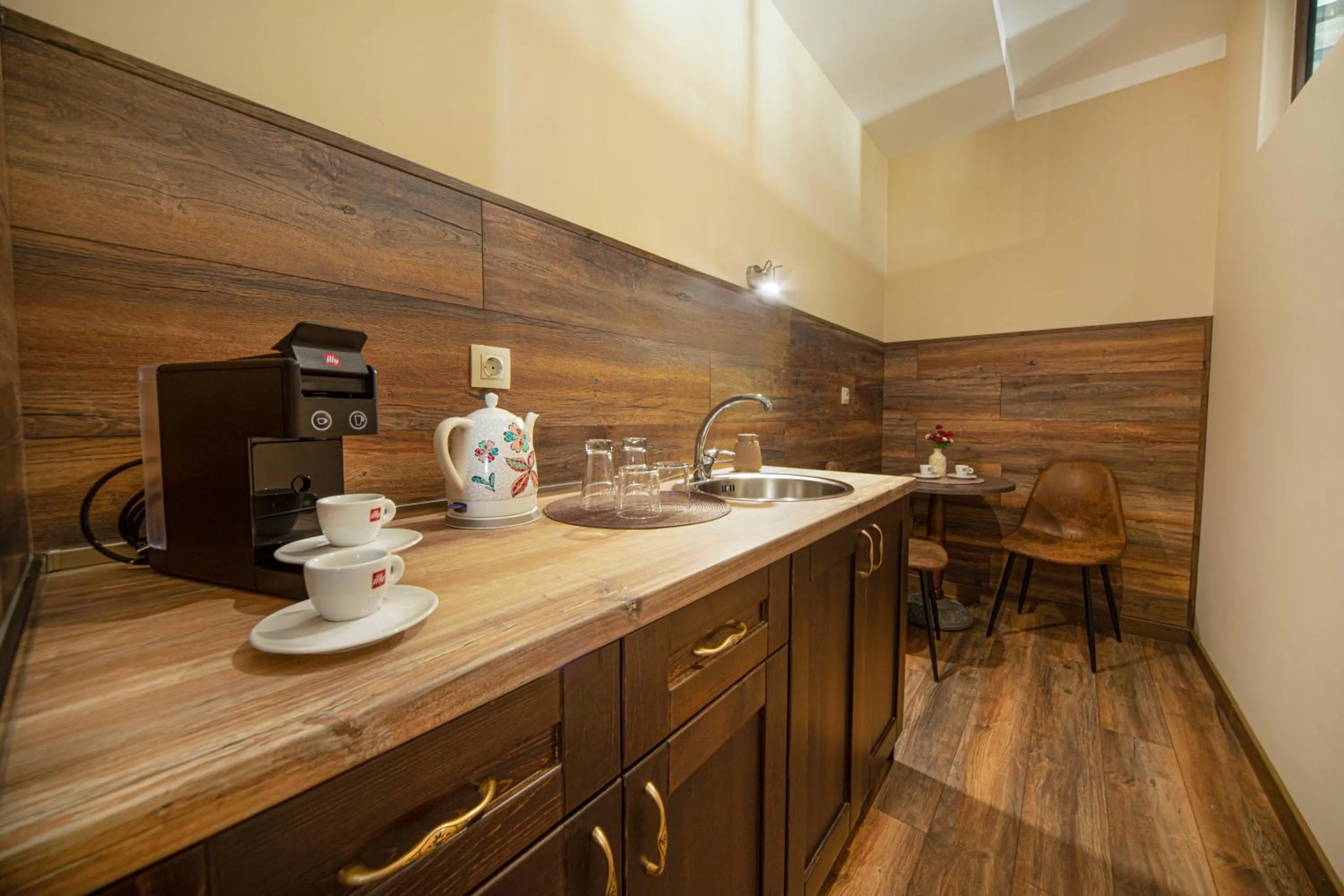Coffee/tea facilities in Hotel Antique - free private parking