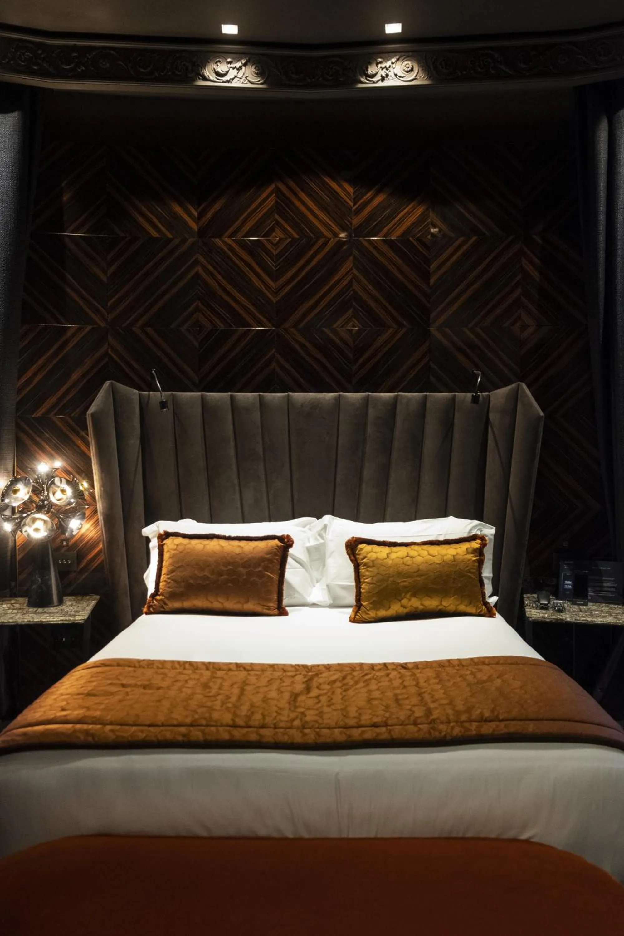 Bed in U-Visionary Roma Hotel