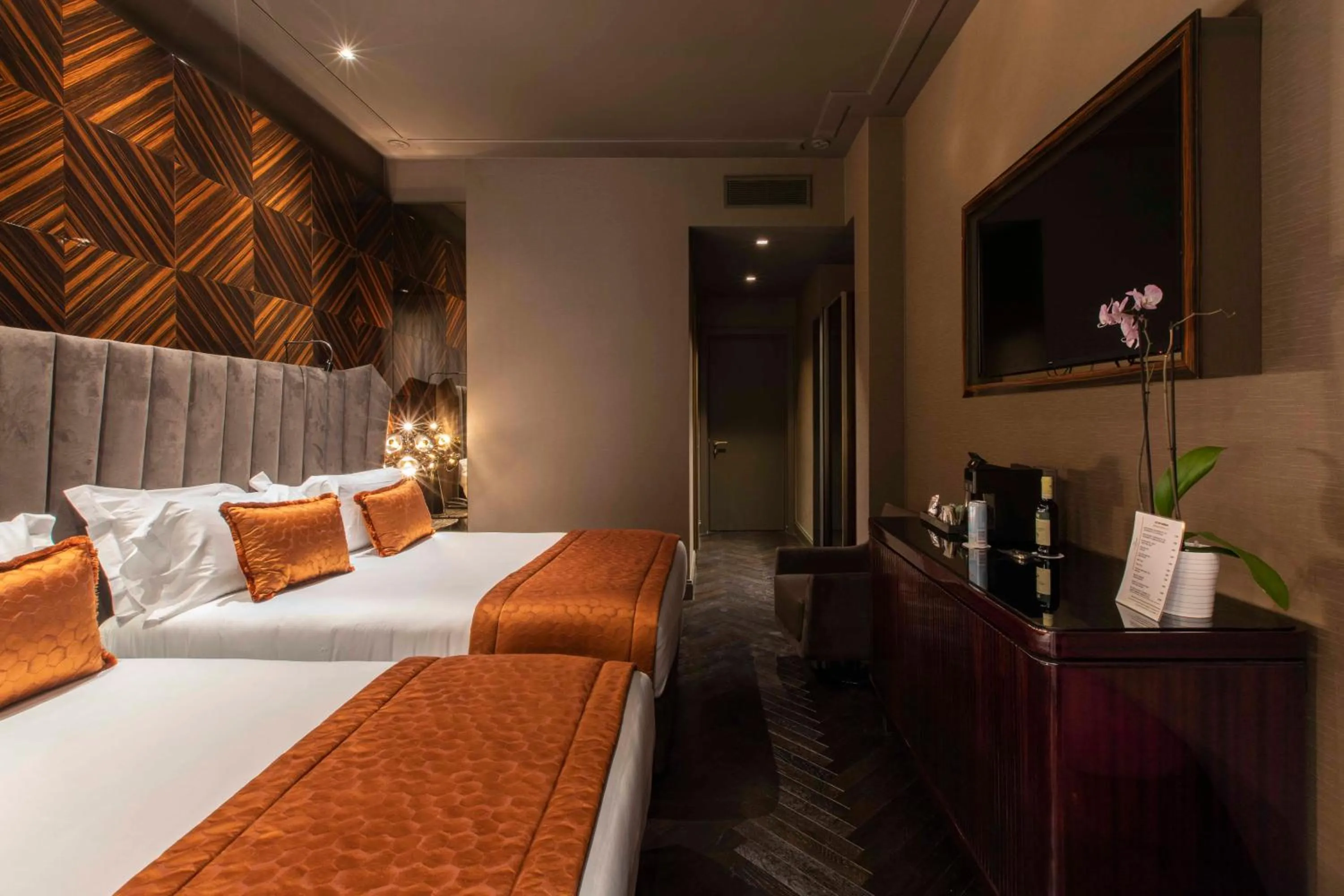 Bed in U-Visionary Roma Hotel