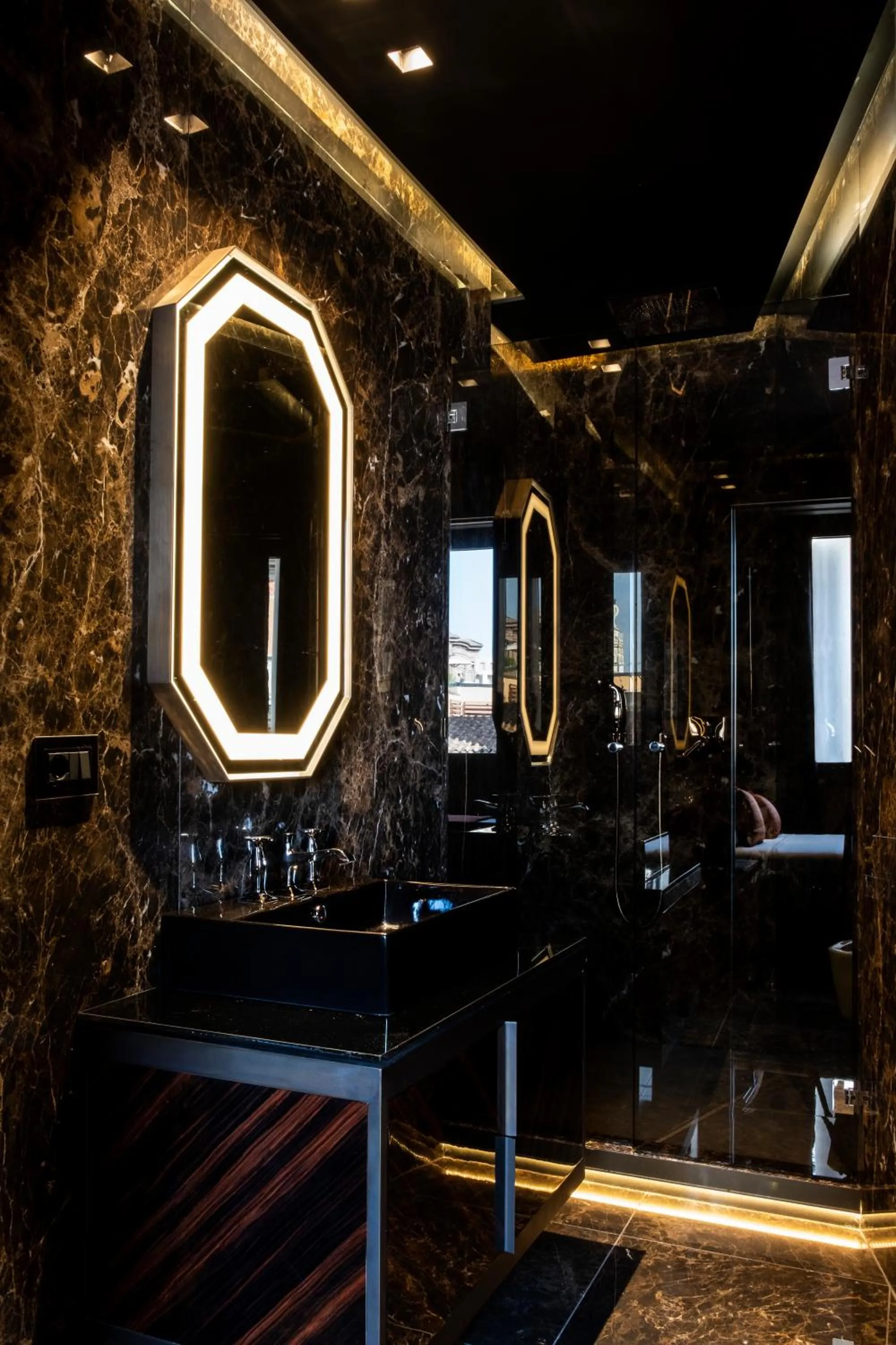 Bathroom in U-Visionary Roma Hotel