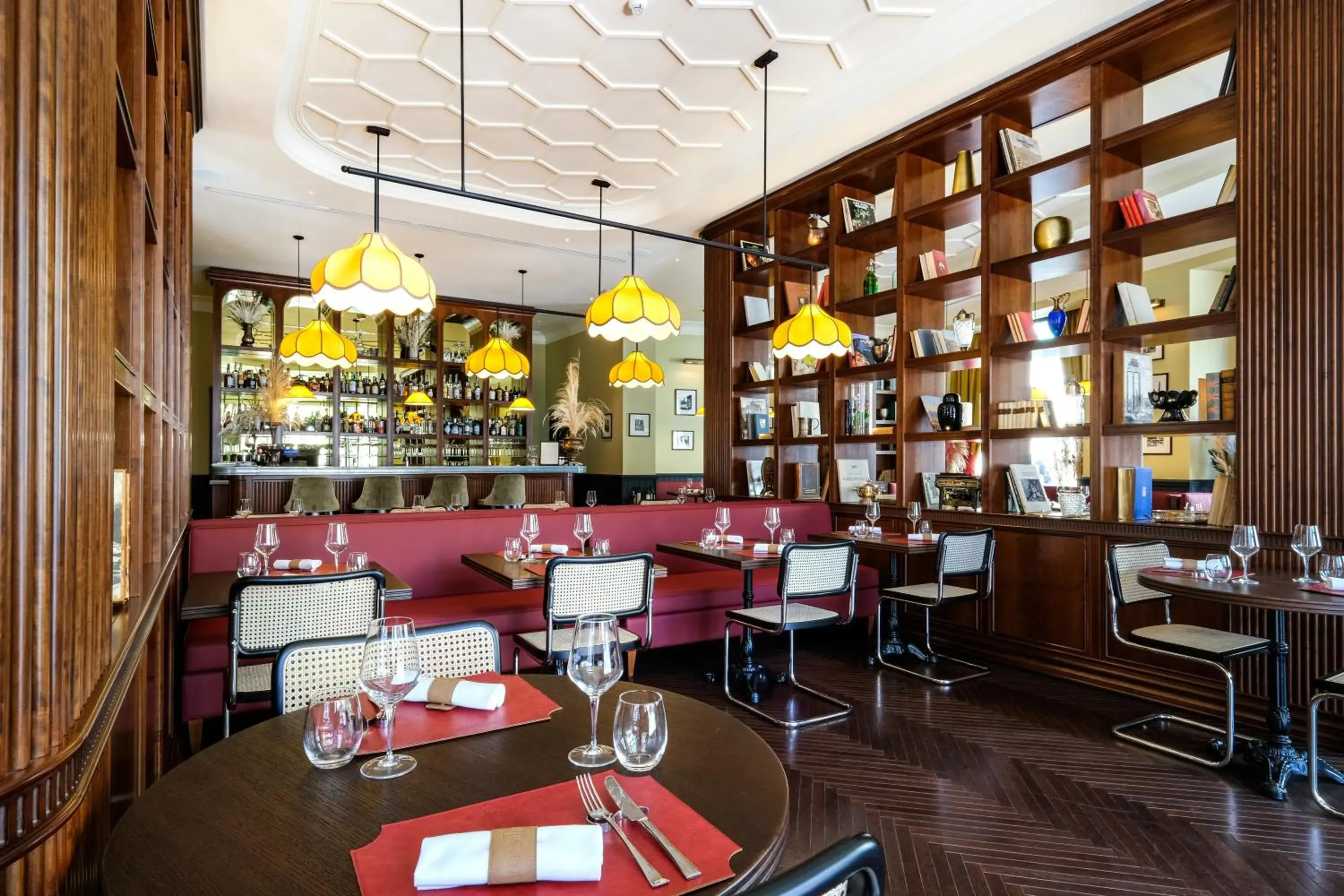 Restaurant/places to eat in U-Visionary Roma Hotel Restaurant/places to eat in U-Visionary Roma Hotel