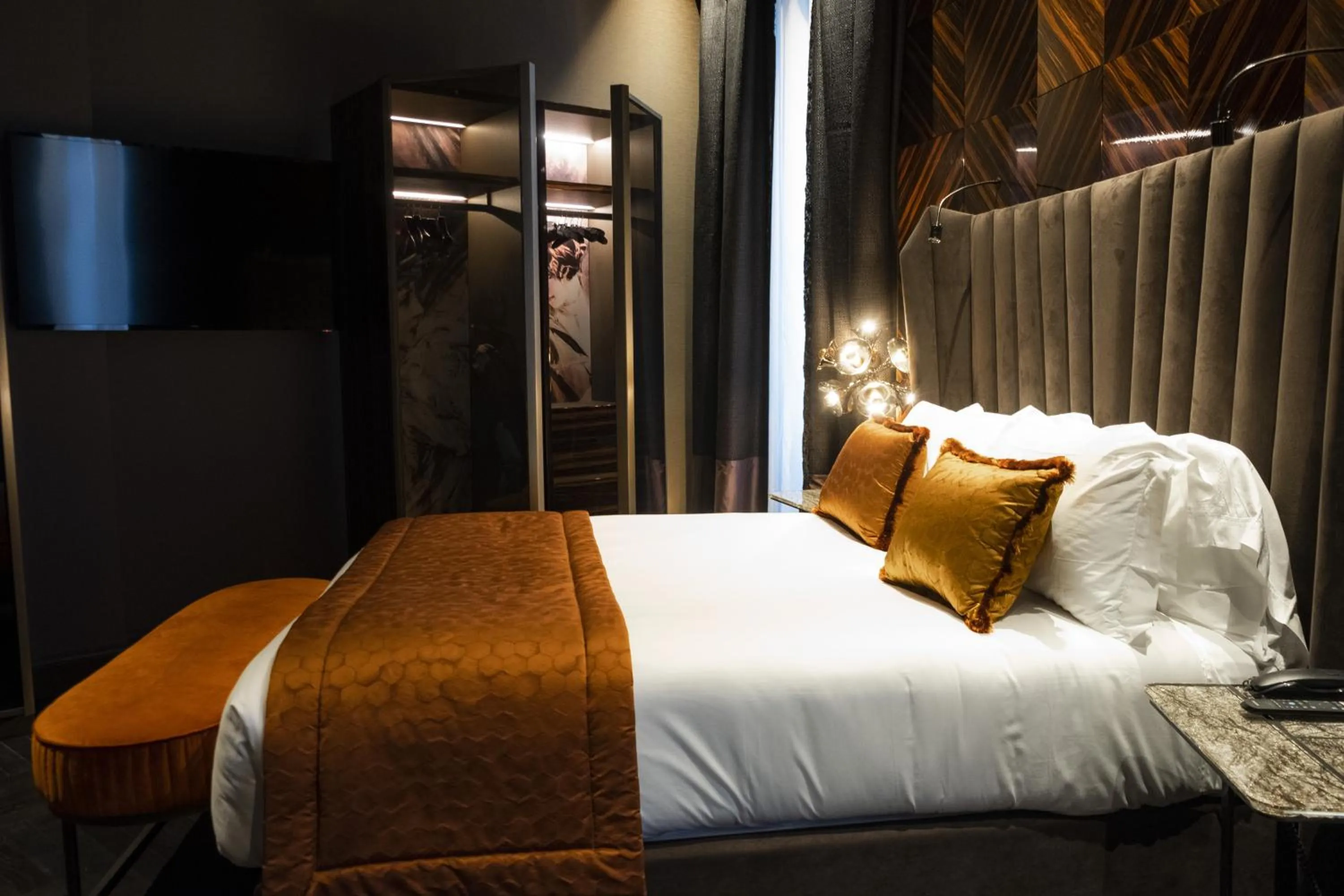 Bed in U-Visionary Roma Hotel