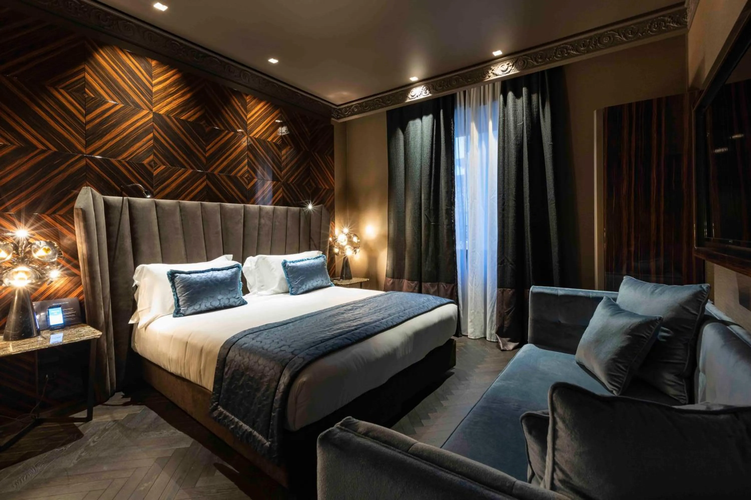 Bed in U-Visionary Roma Hotel