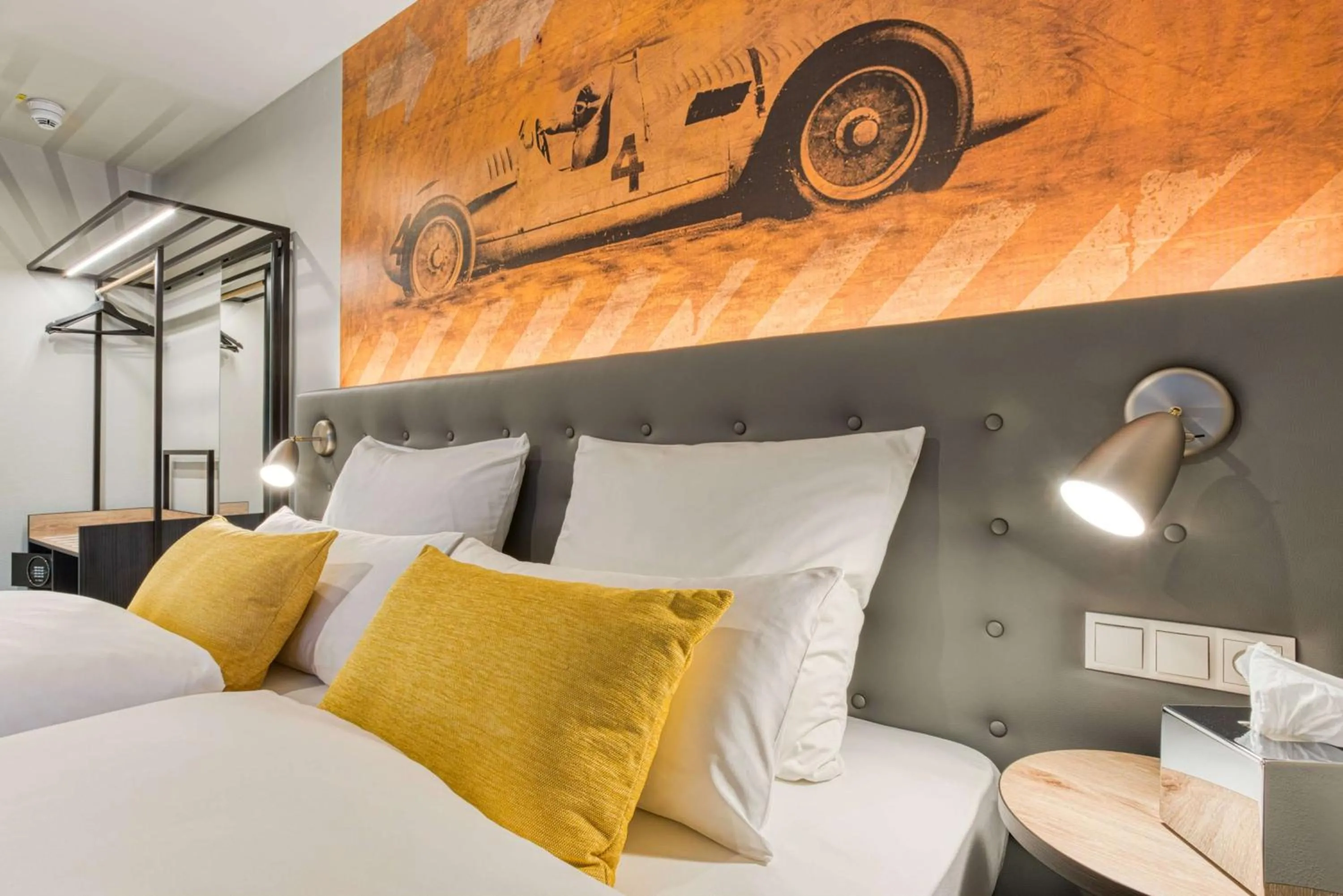 Photo of the whole room, Bed in Vienna House Easy by Wyndham Ingolstadt