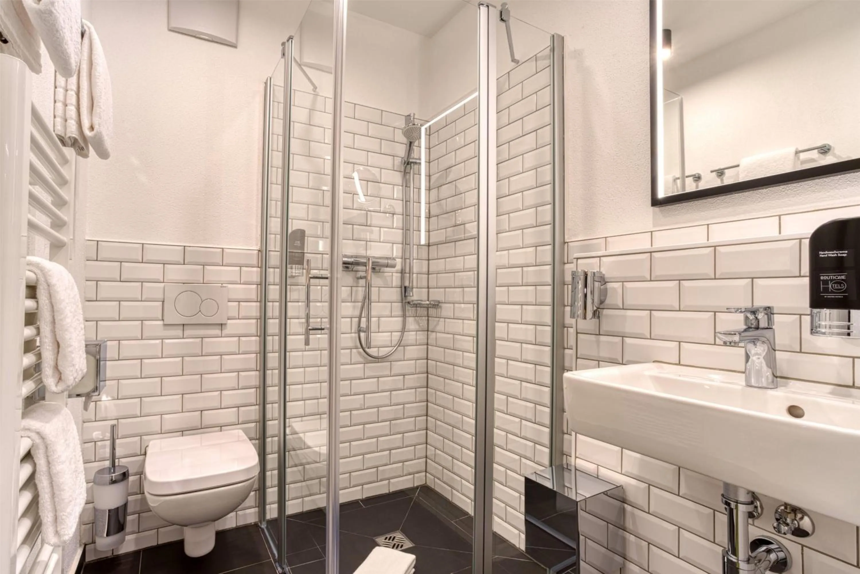 Bathroom in Vienna House Easy by Wyndham Ingolstadt