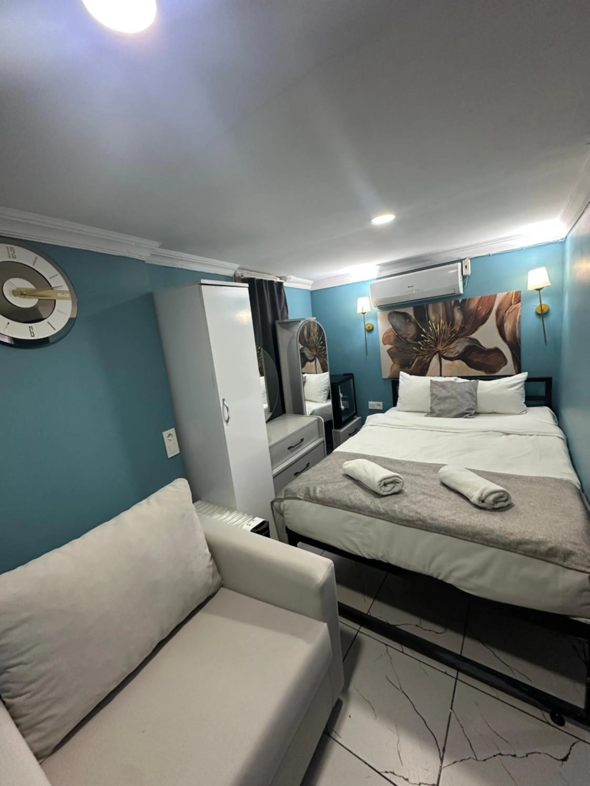 Bed in Ada Apart Hotel