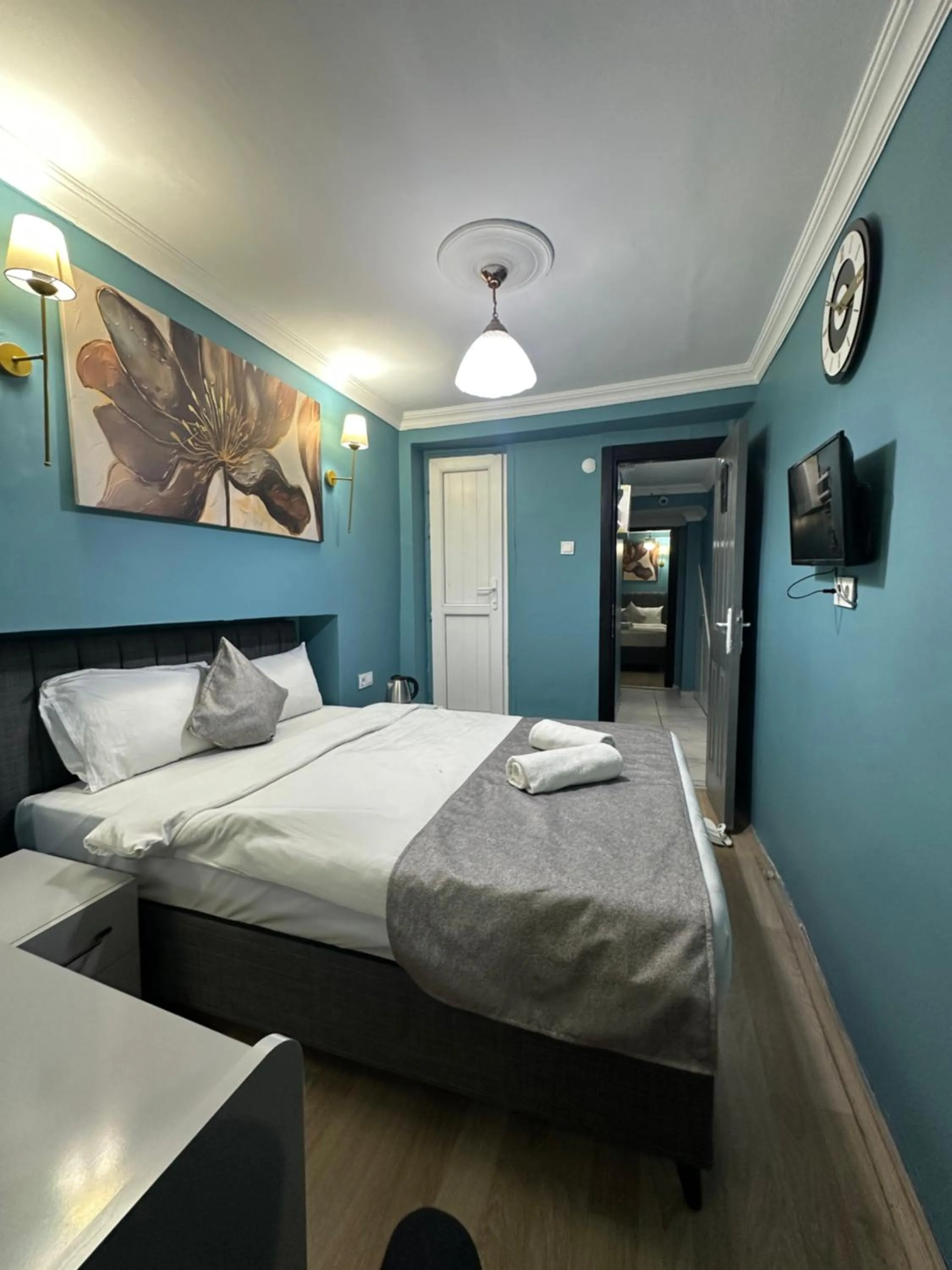 Bed in Ada Apart Hotel