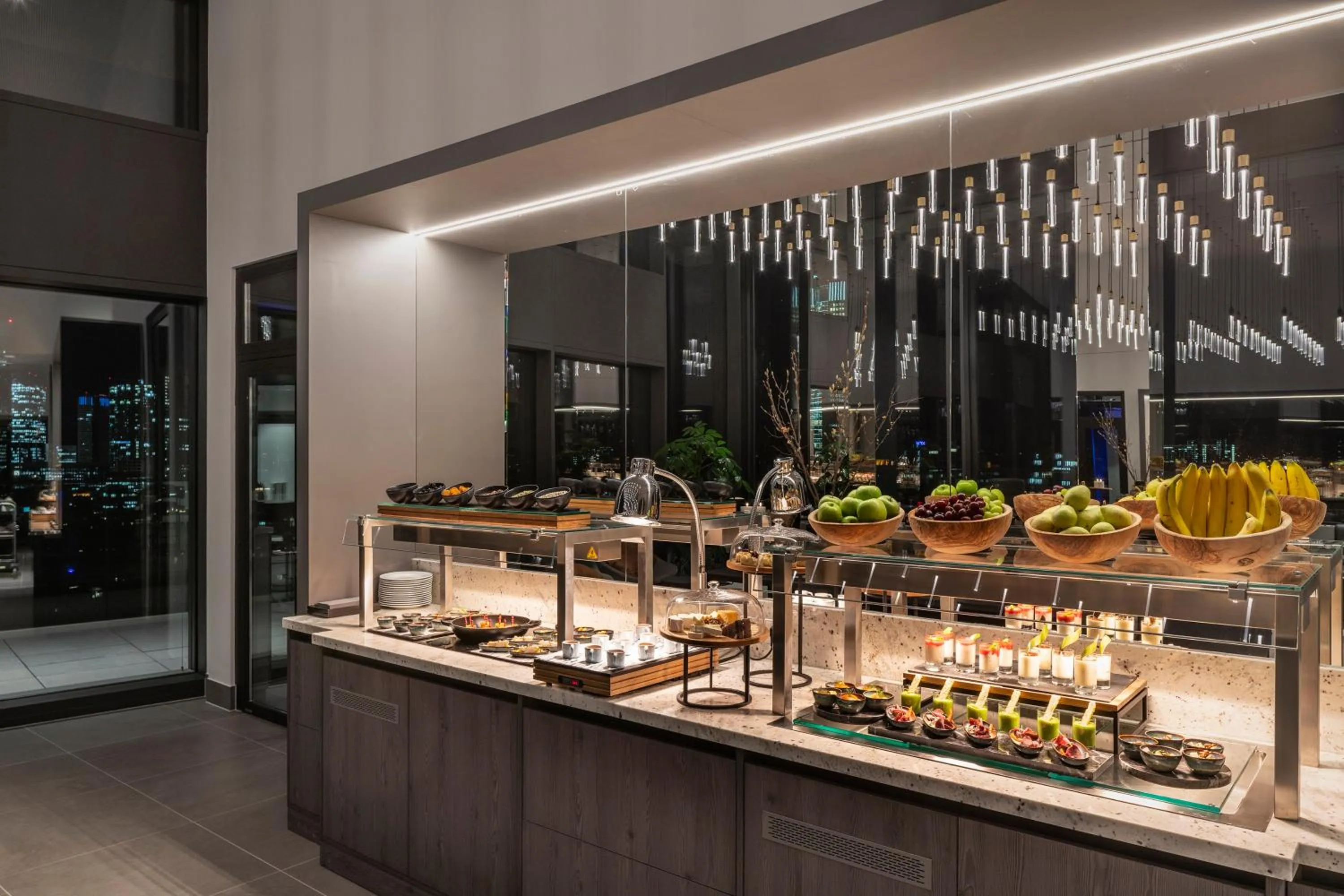 Restaurant/places to eat in Meliá Frankfurt City