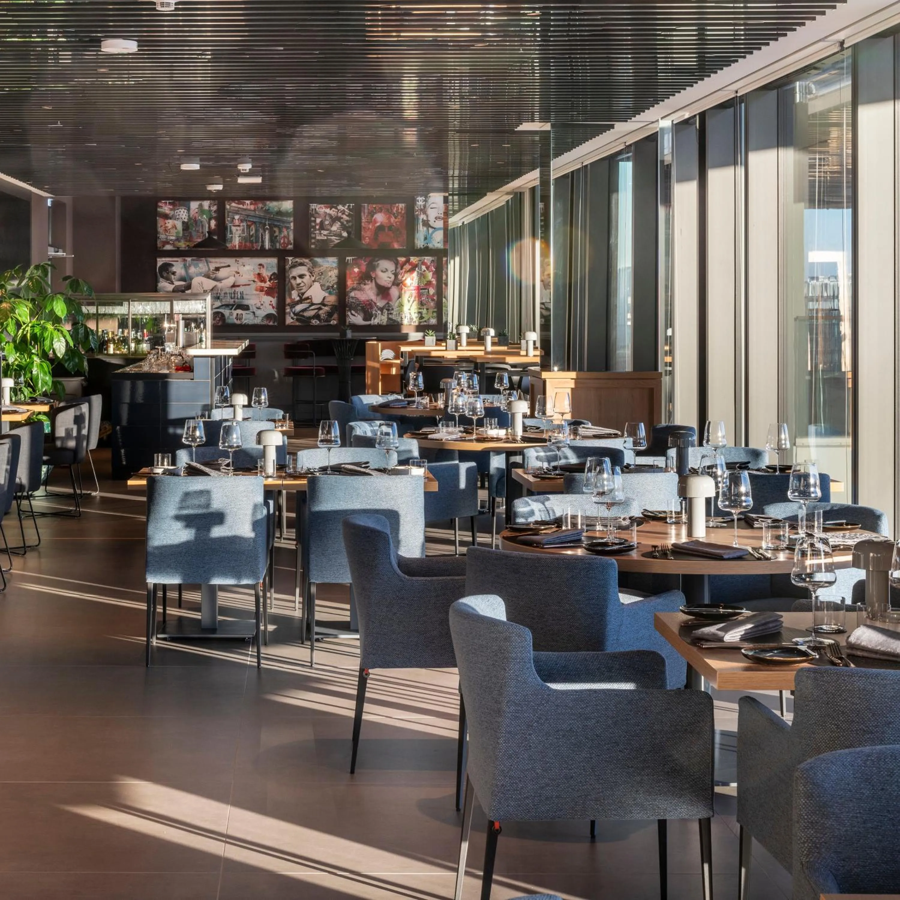 Restaurant/places to eat in Meliá Frankfurt City