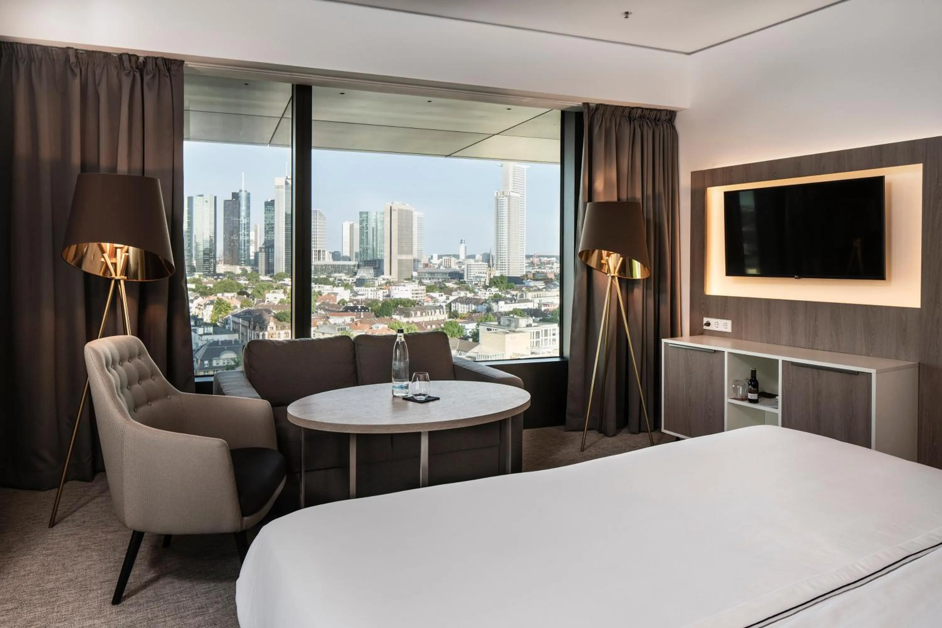 Bedroom, Bed in Meliá Frankfurt City