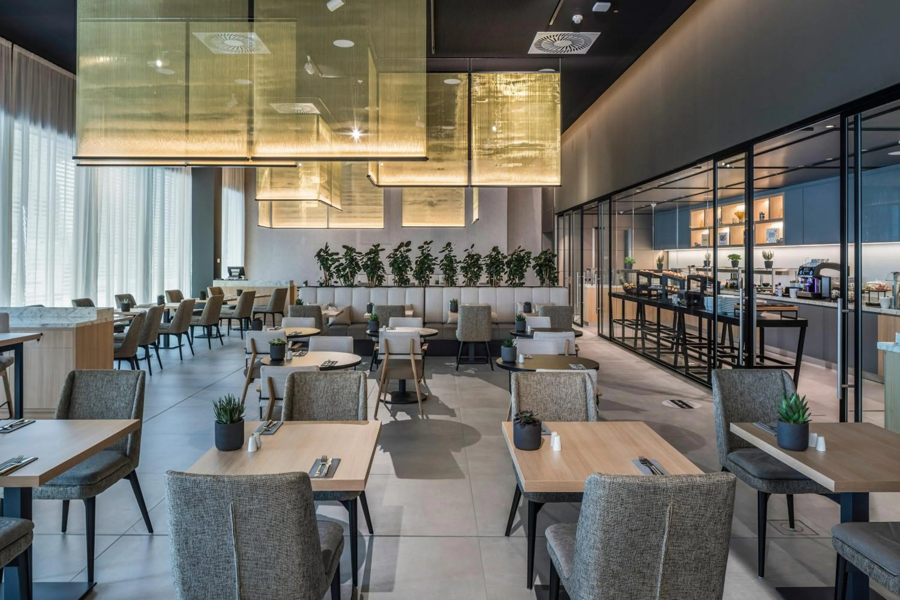 Restaurant/places to eat in Meliá Frankfurt City