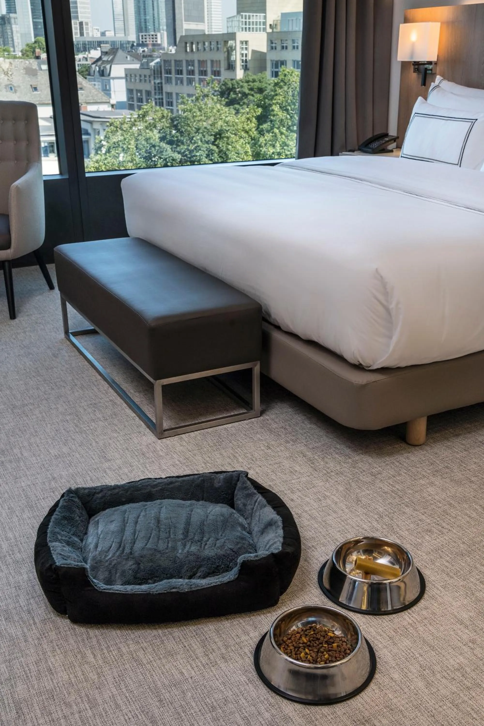 Animals, Bed in Meliá Frankfurt City