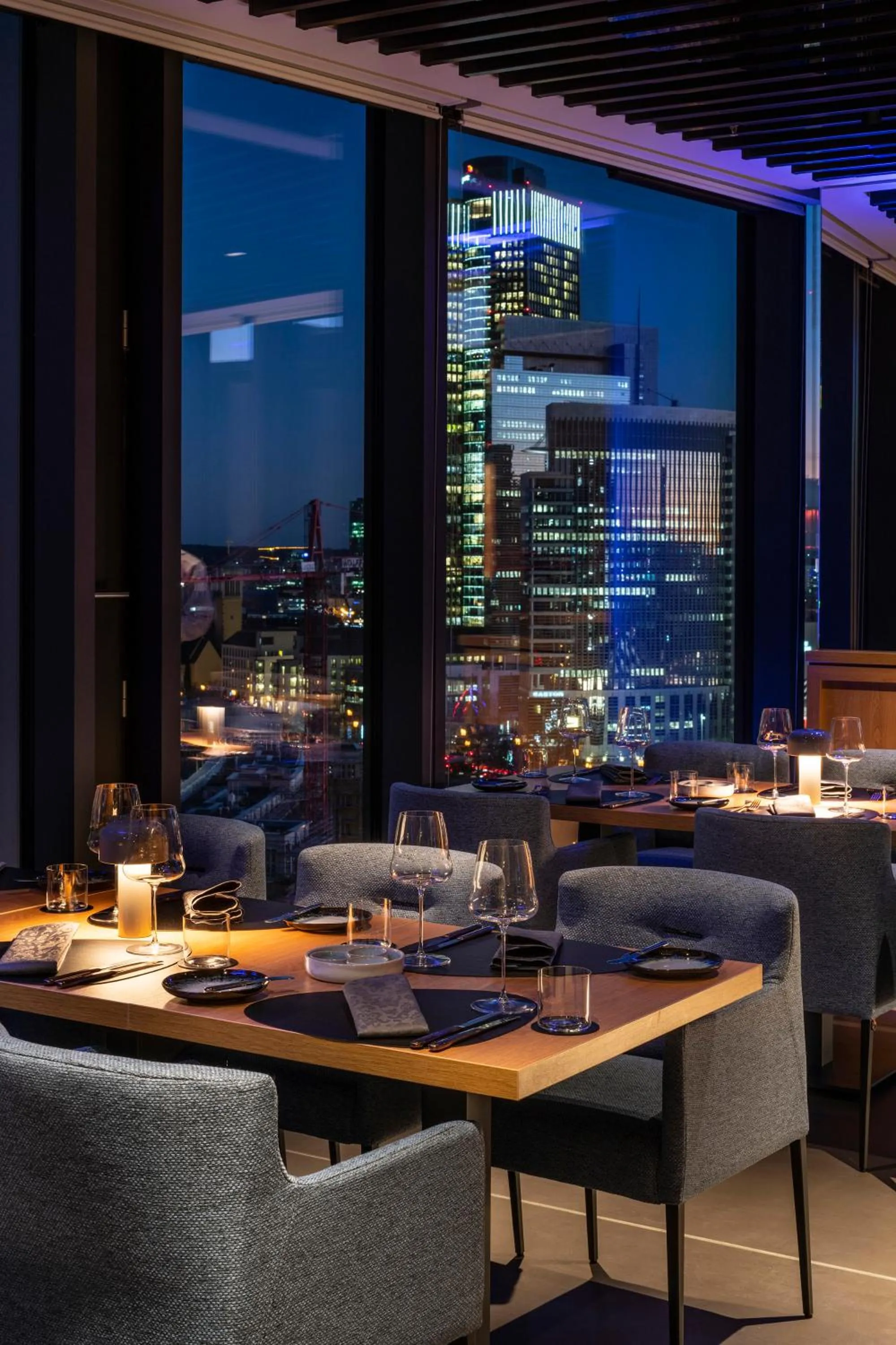 Restaurant/places to eat in Meliá Frankfurt City