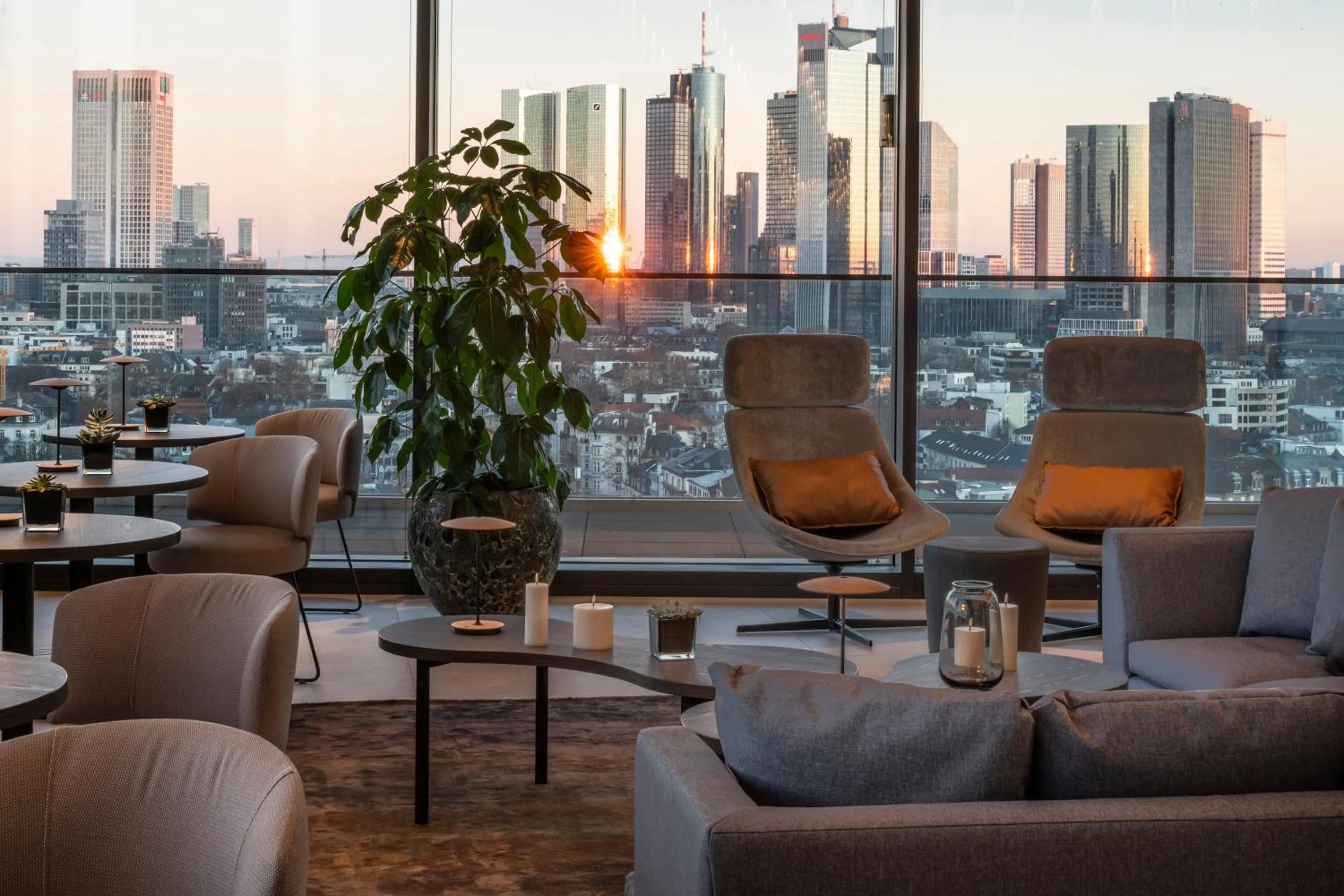 Lounge or bar in Meliá Frankfurt City