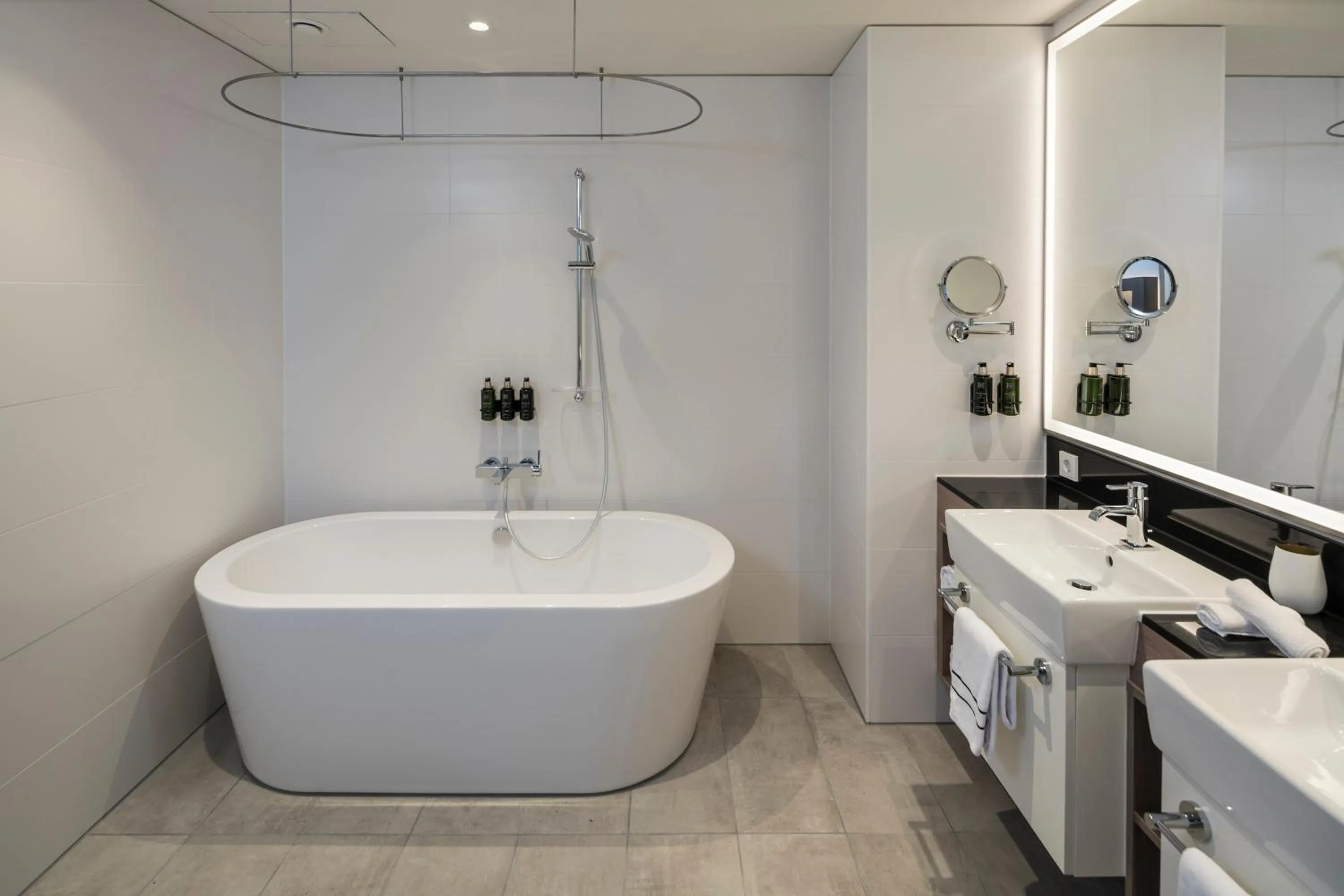 Bathroom in Meliá Frankfurt City