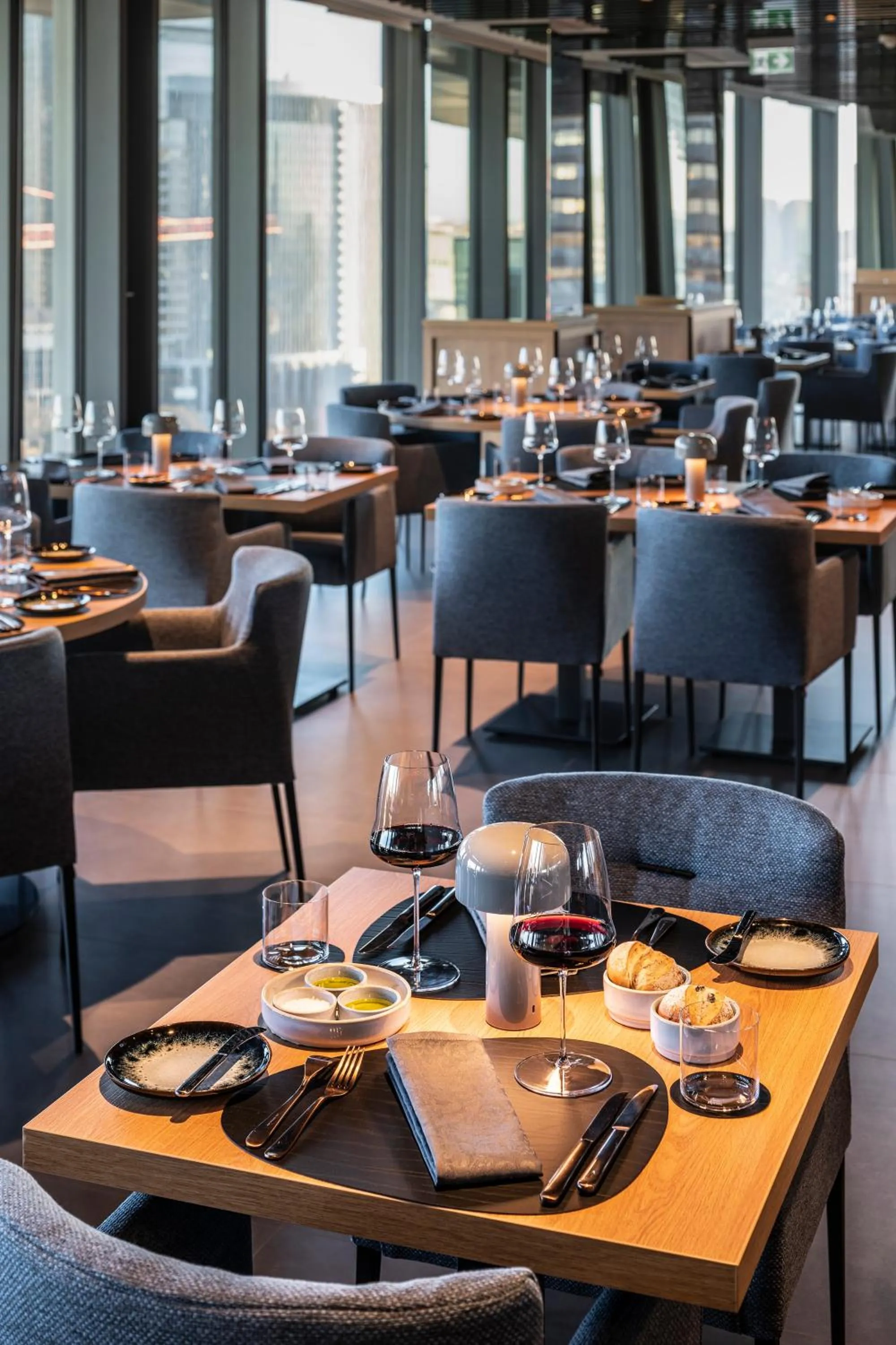 Restaurant/places to eat in Meliá Frankfurt City