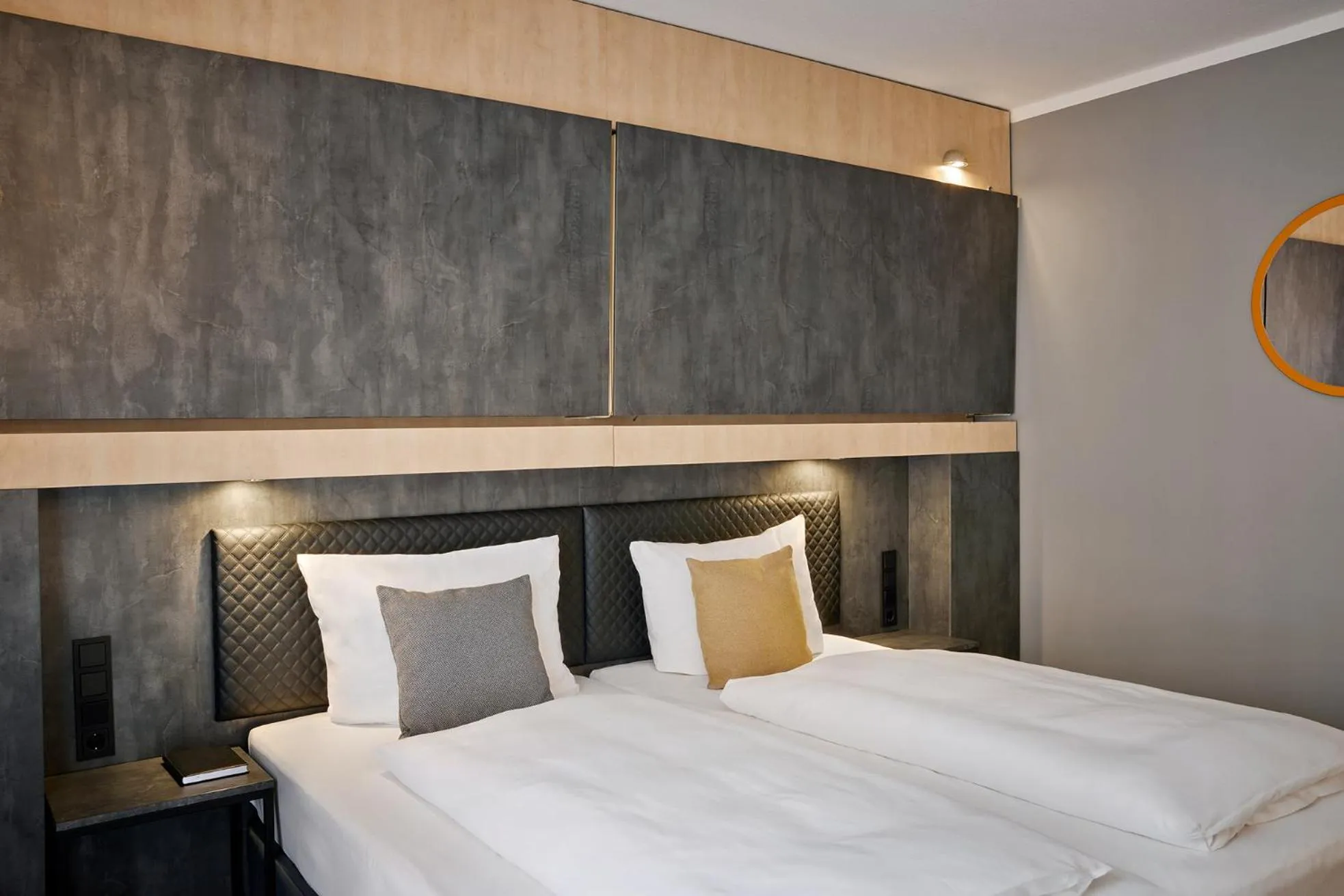 Bed in THE SCOTTY Hotel Hamburg