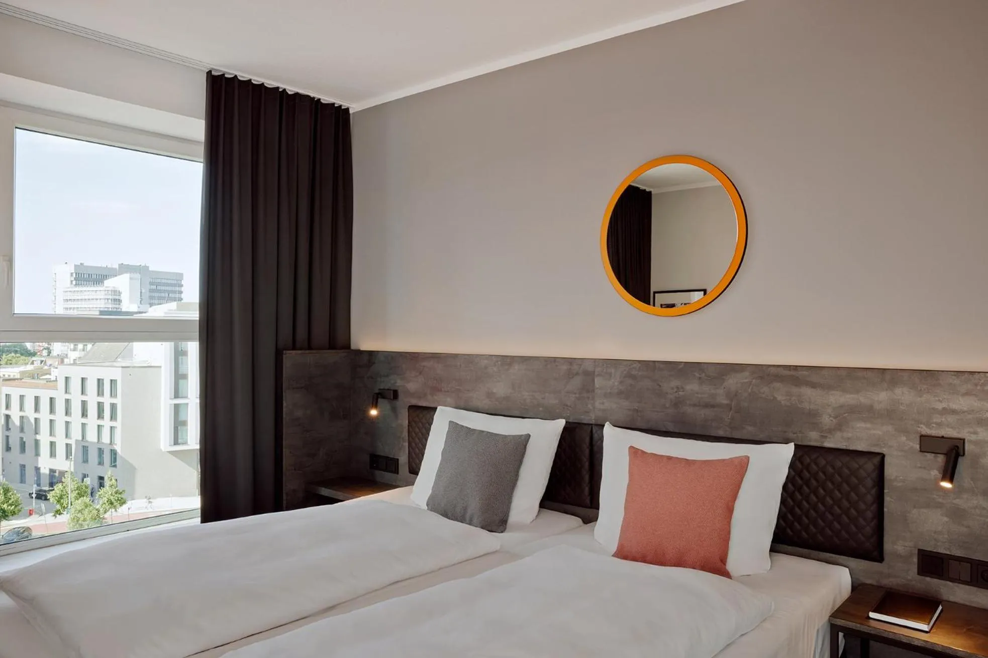 Bed in THE SCOTTY Hotel Hamburg