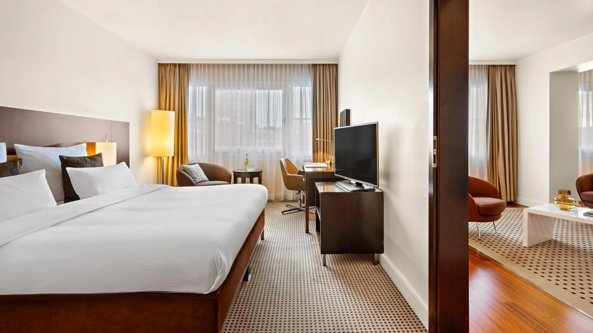 Photo of the whole room, Bed in Crowne Plaza Berlin City Centre Ku'damm by IHG