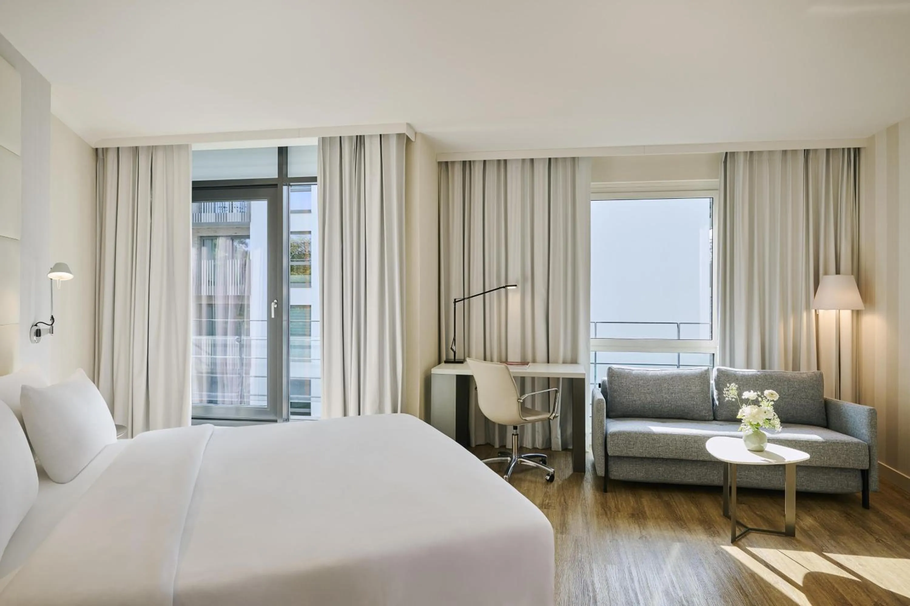 Bedroom, Bed in NH Berlin Alexanderplatz