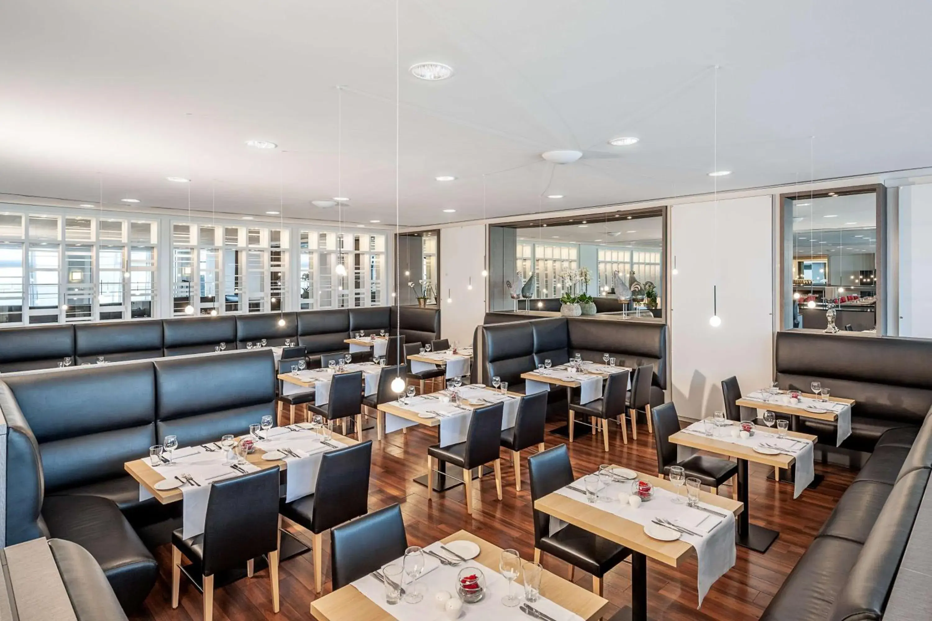 Restaurant/places to eat in NH Berlin Alexanderplatz Restaurant/places to eat in NH Berlin Alexanderplatz