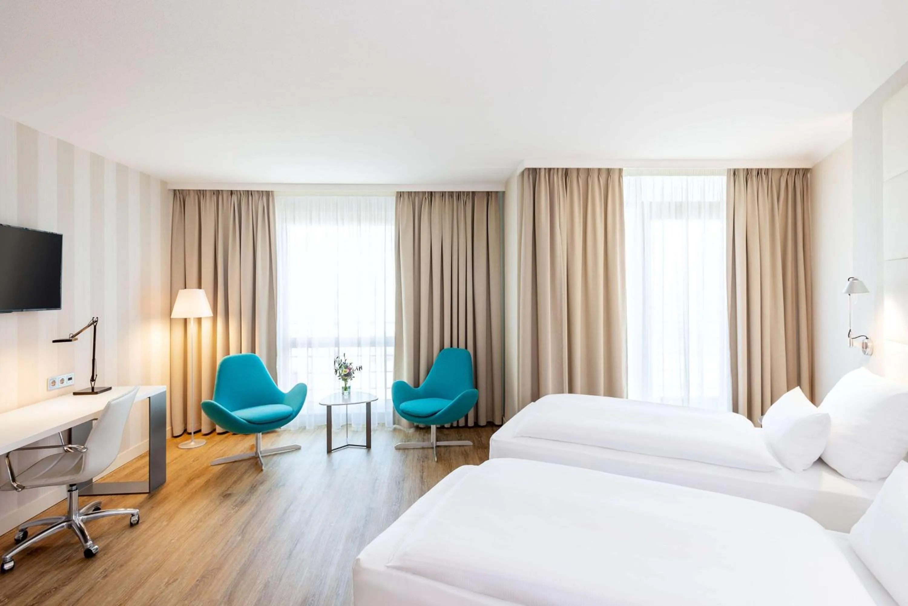 Superior Double or Twin Room XL with Extra Bed (2 Adults + 1 Child) in NH Berlin Alexanderplatz