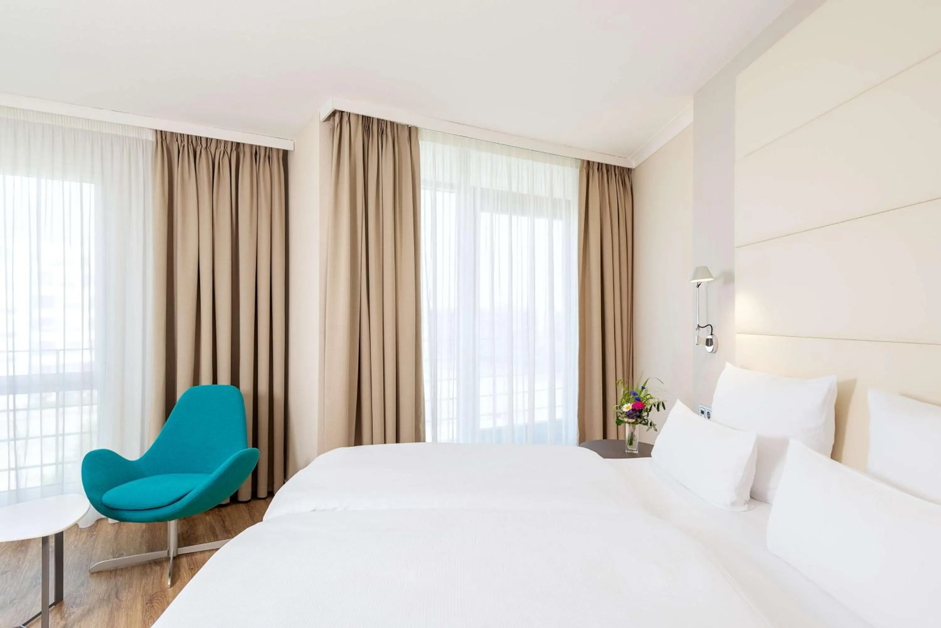 Bedroom, Bed in NH Berlin Alexanderplatz