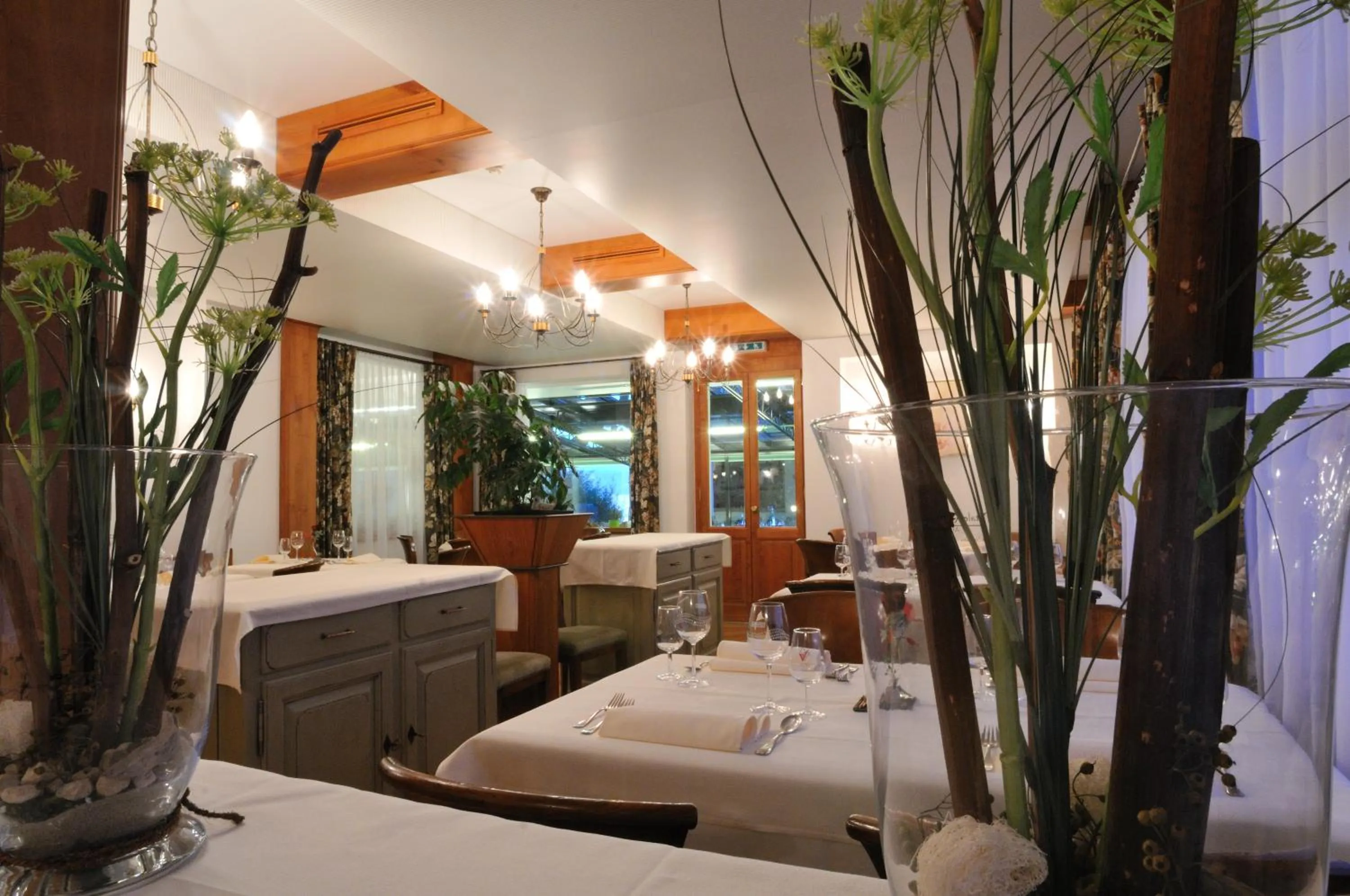 Restaurant/places to eat in Hôtel Restaurant Cave Bel-Air