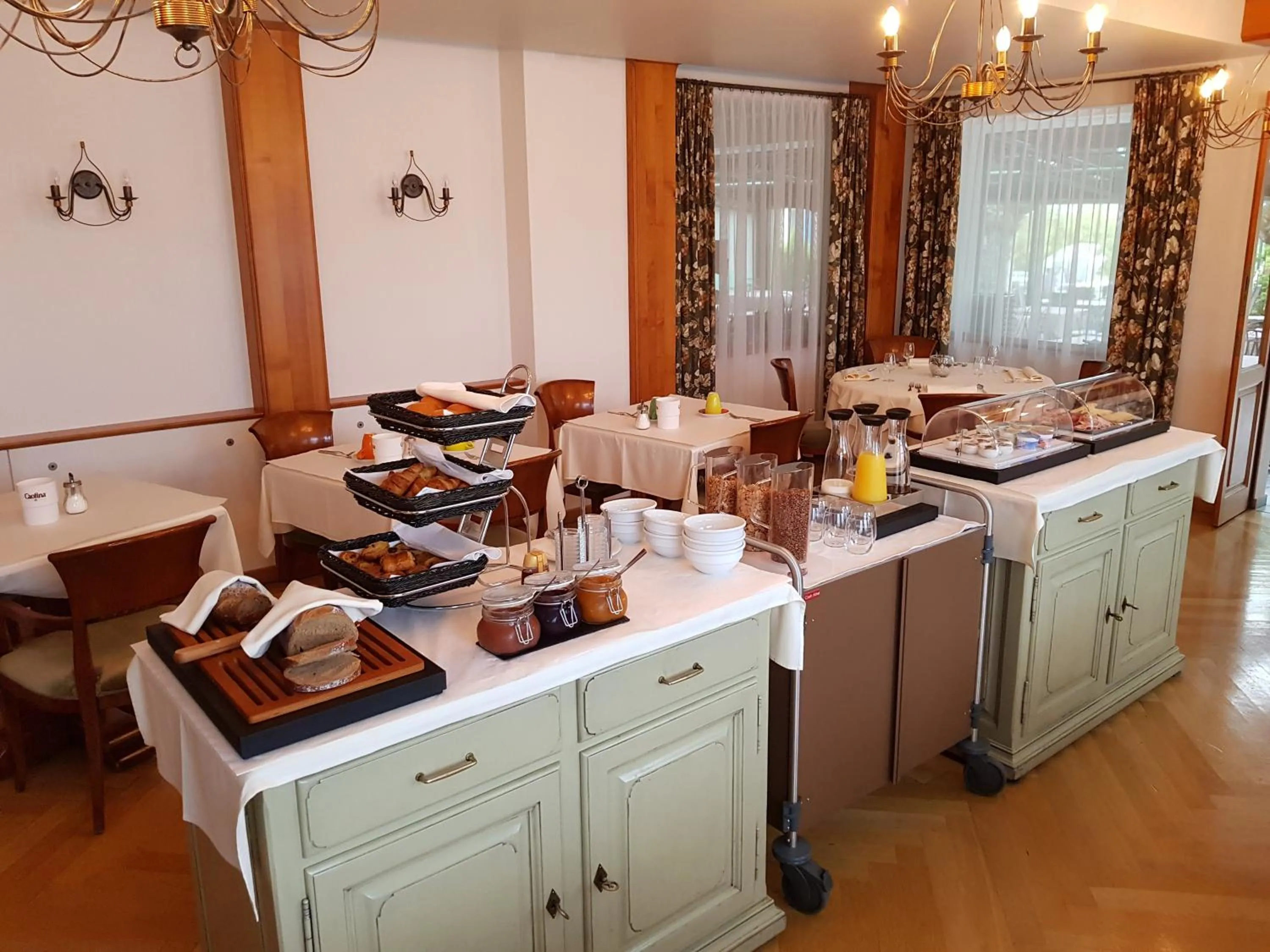 Breakfast in Hôtel Restaurant Cave Bel-Air