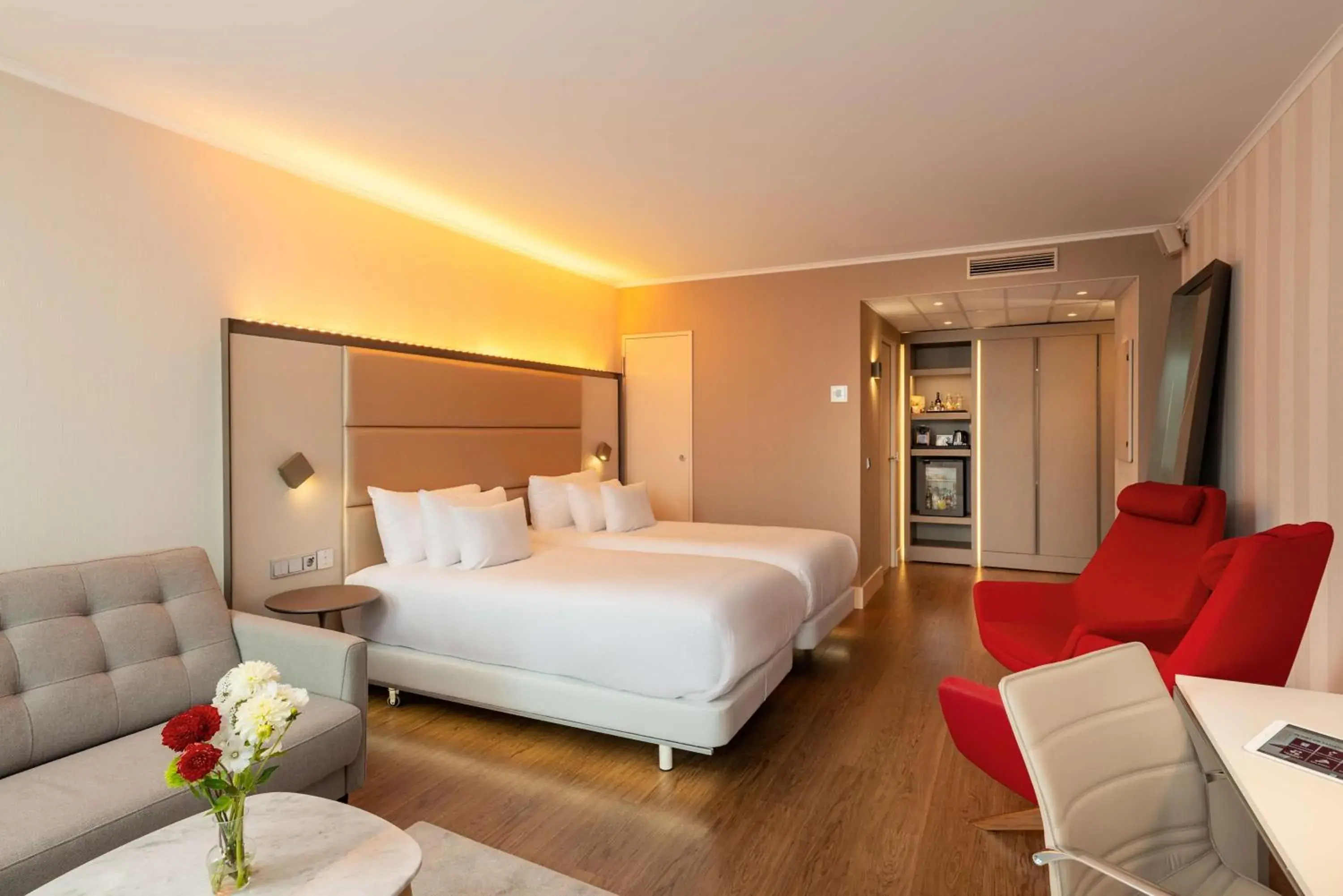 Bedroom, Bed in NH Collection Berlin Mitte am Checkpoint Charlie Bedroom, Bed in NH Collection Berlin Mitte am Checkpoint Charlie