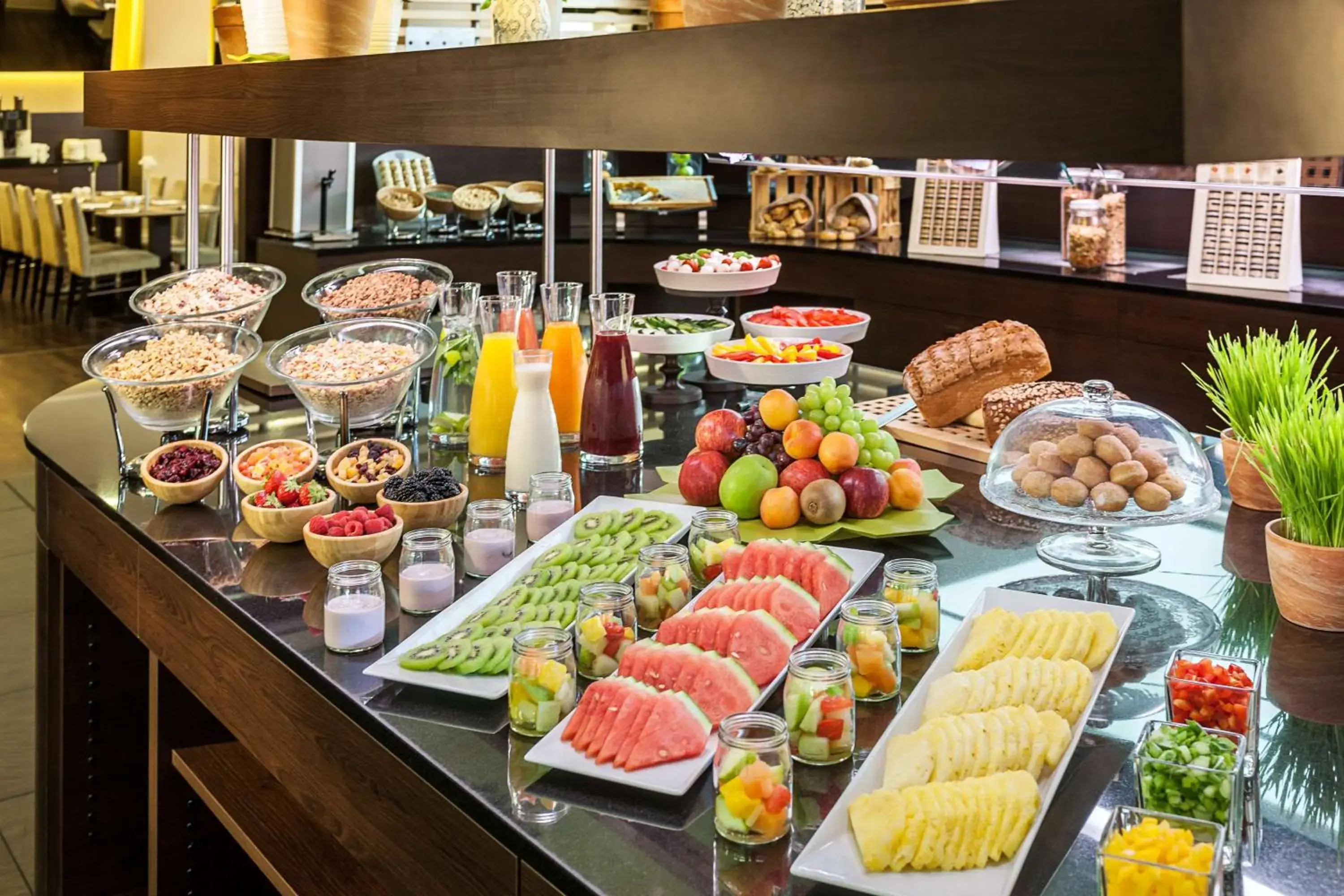 Breakfast in NH Collection Berlin Mitte am Checkpoint Charlie Breakfast in NH Collection Berlin Mitte am Checkpoint Charlie