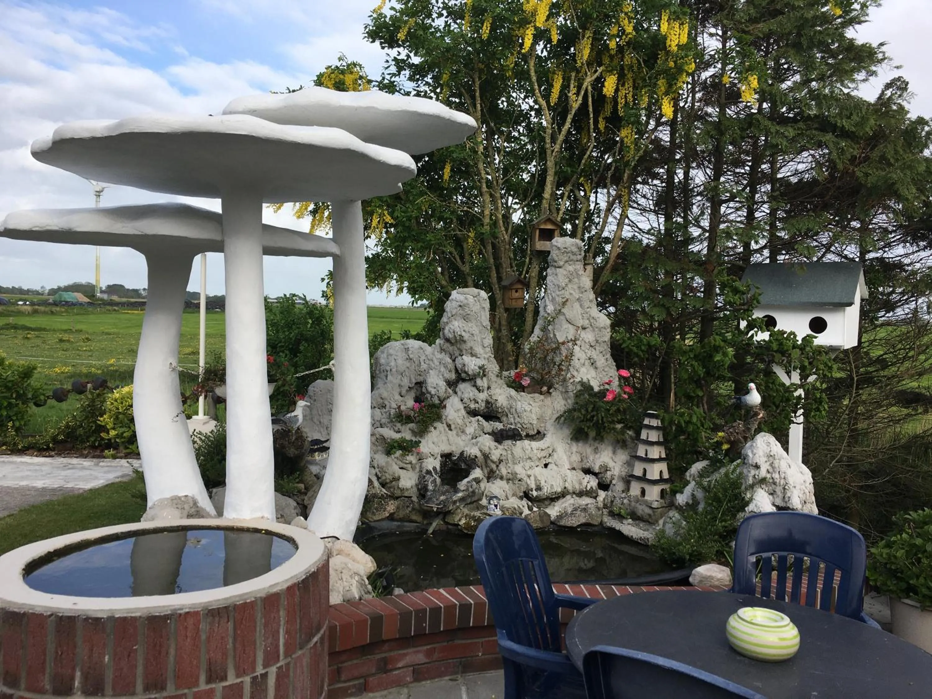 Garden in Garni Hotel-Pension Holum