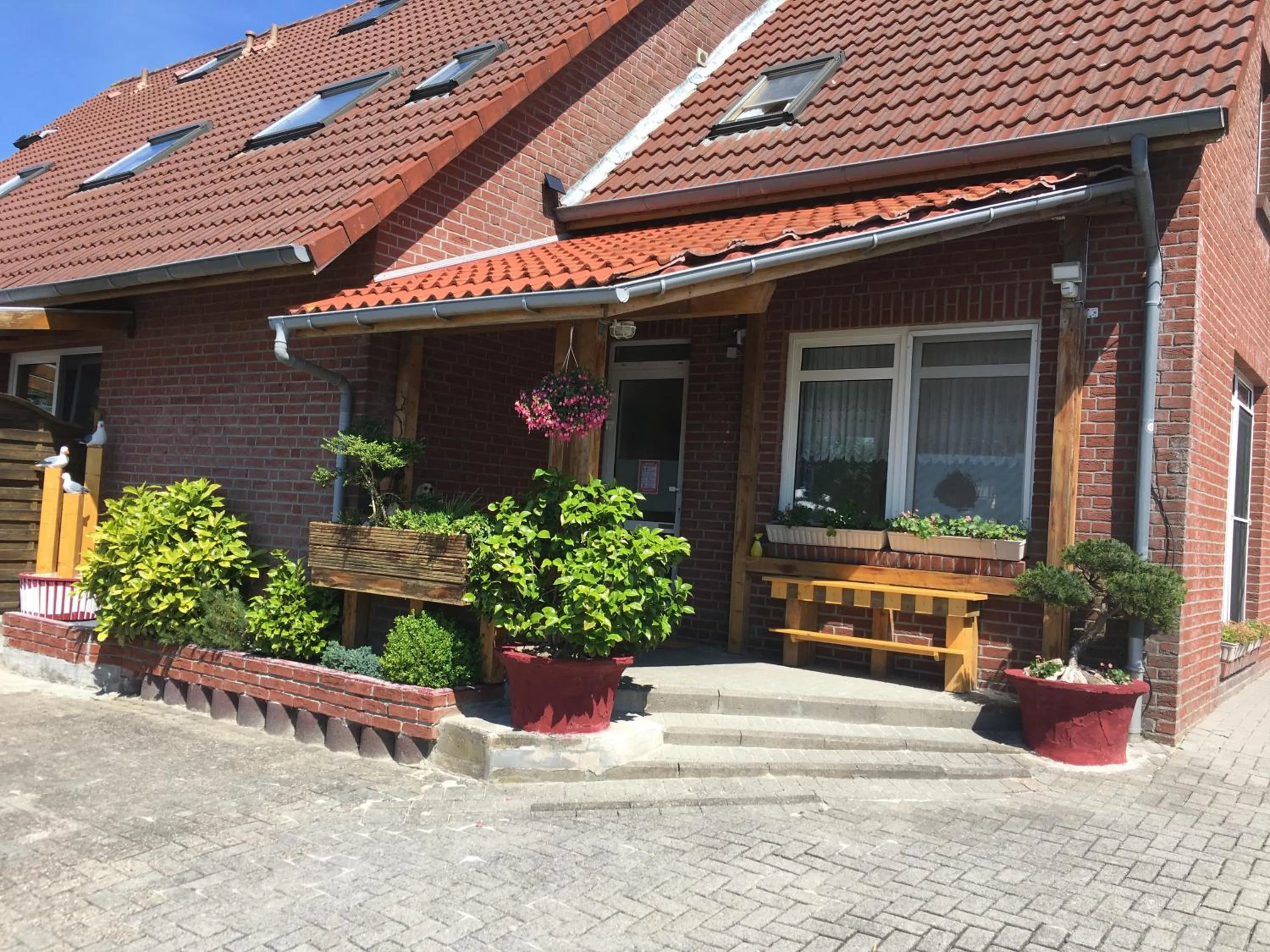 Facade/entrance in Garni Hotel-Pension Holum