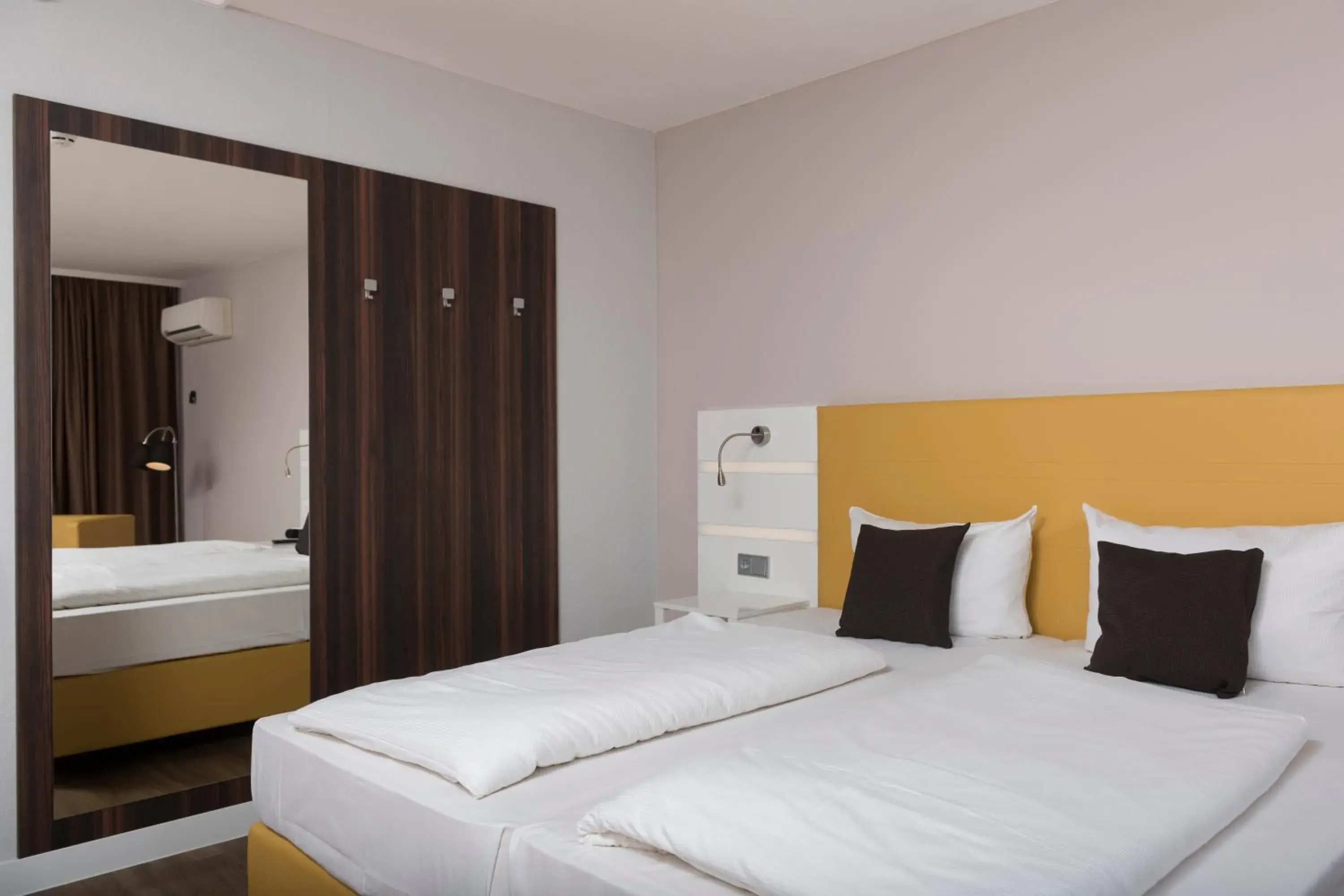 Photo of the whole room, Bed in Best Western Hotel Frankfurt Airport Neu-Isenburg