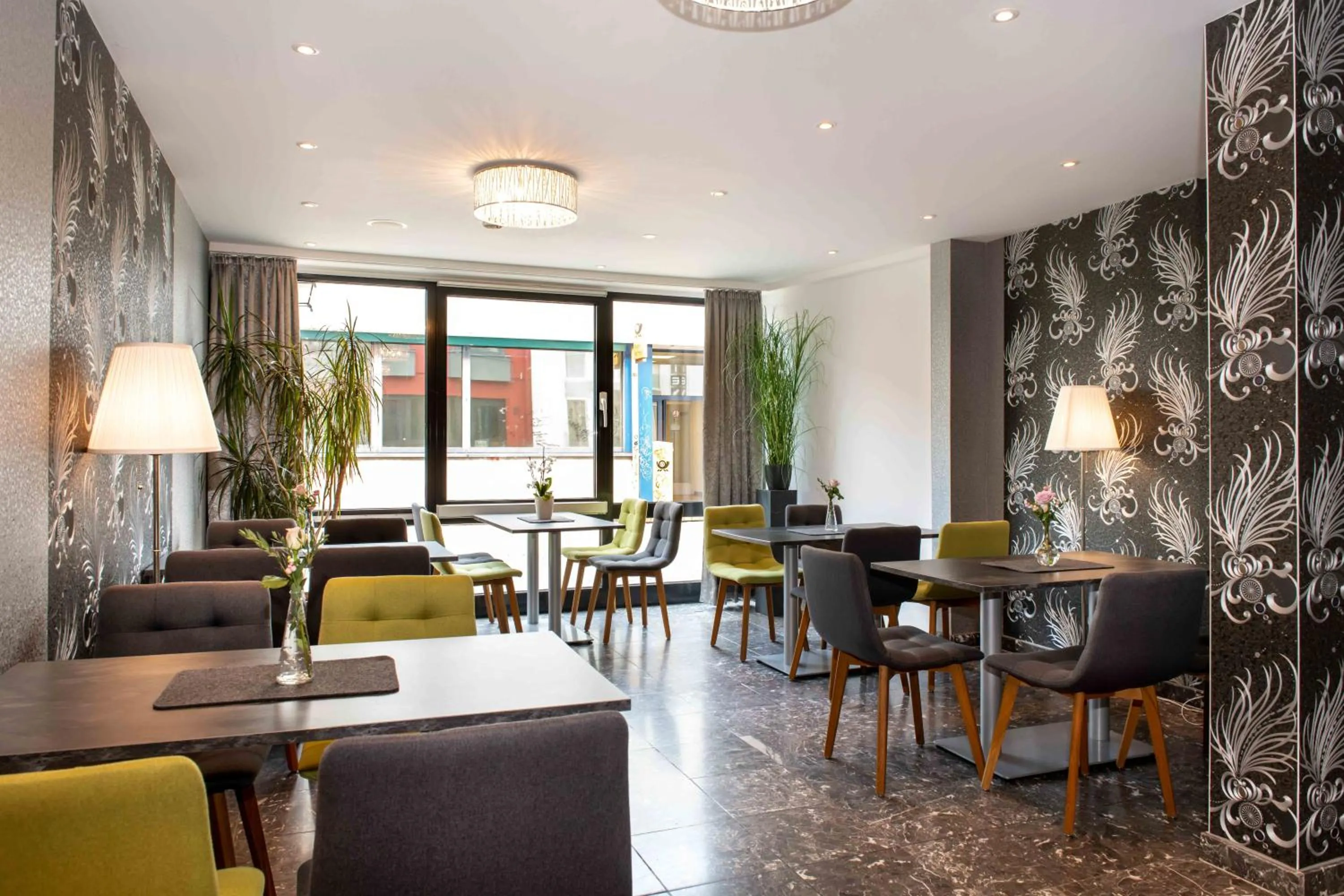 Seating area in UNO Hotel Posthof Saarlouis