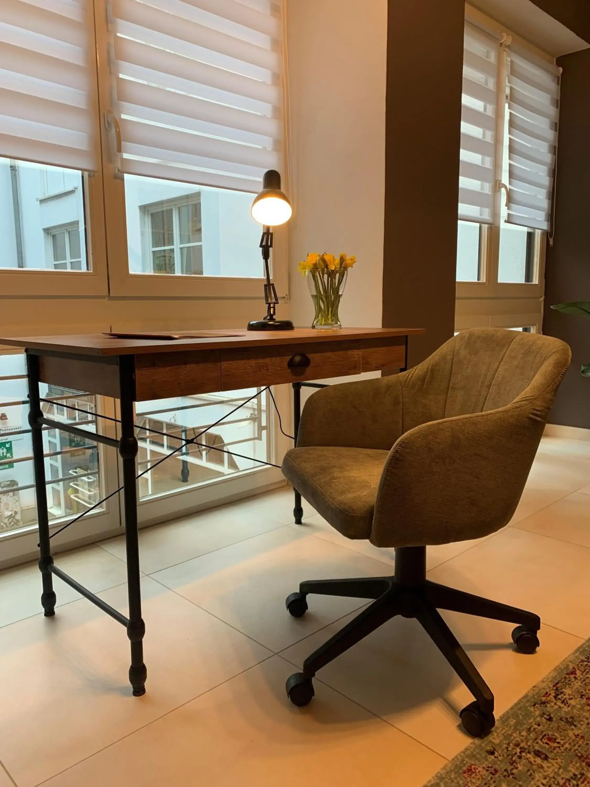 Photo of the whole room, Seating Area in UNO Hotel Posthof Saarlouis