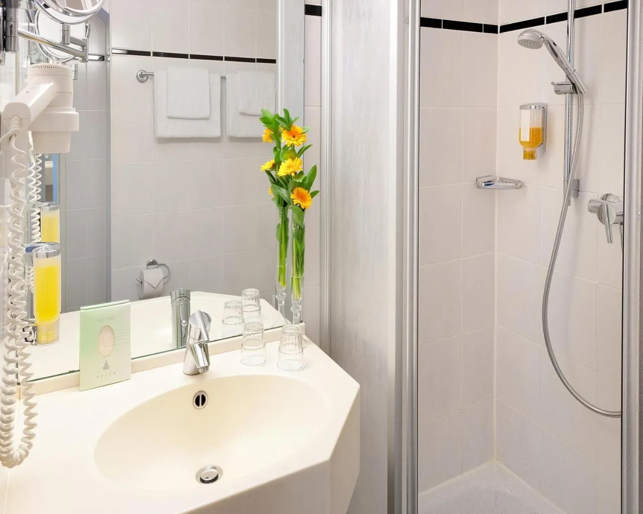 Bathroom in Hotel Scala Frankfurt City Centre