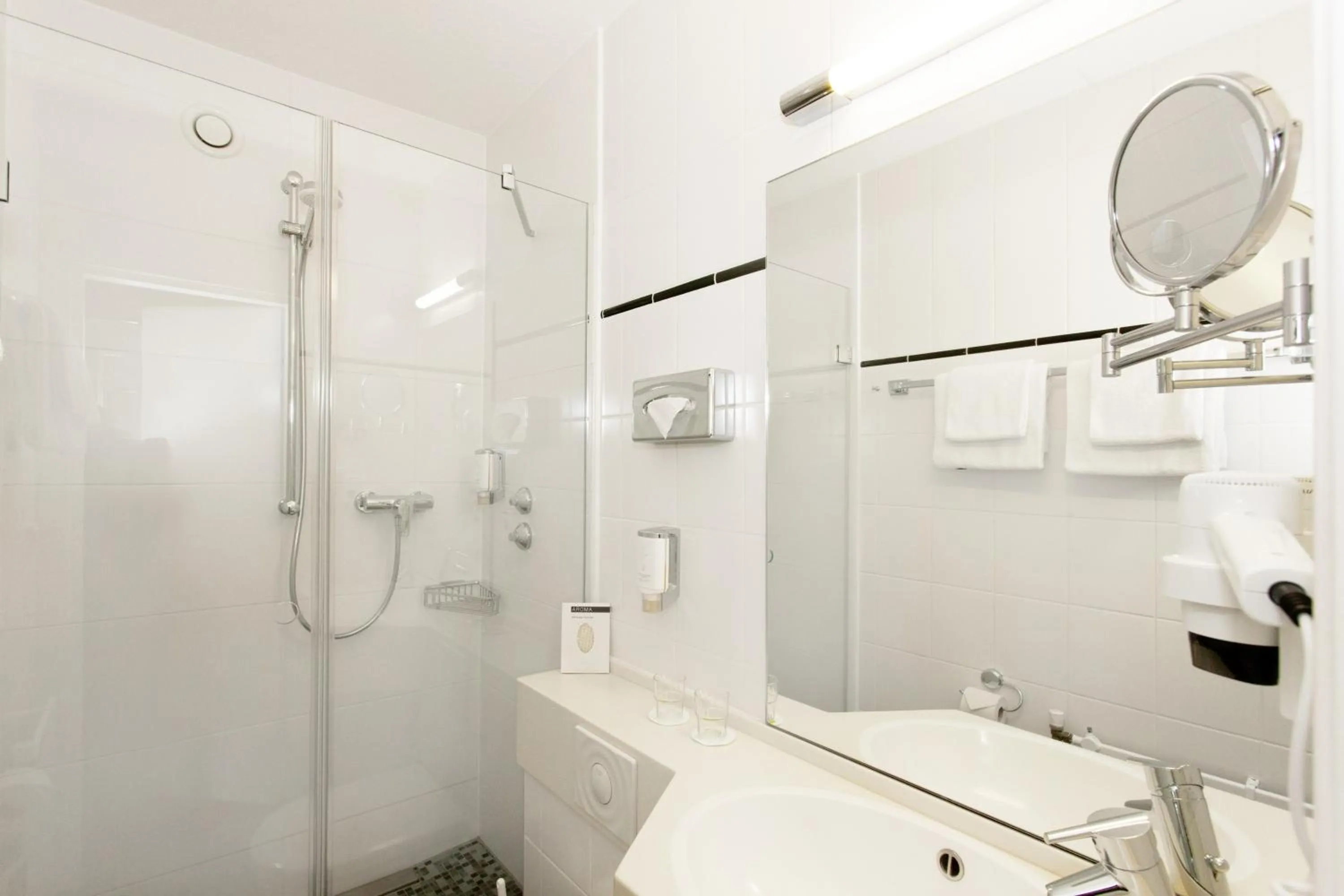 Bathroom in Hotel Scala Frankfurt City Centre