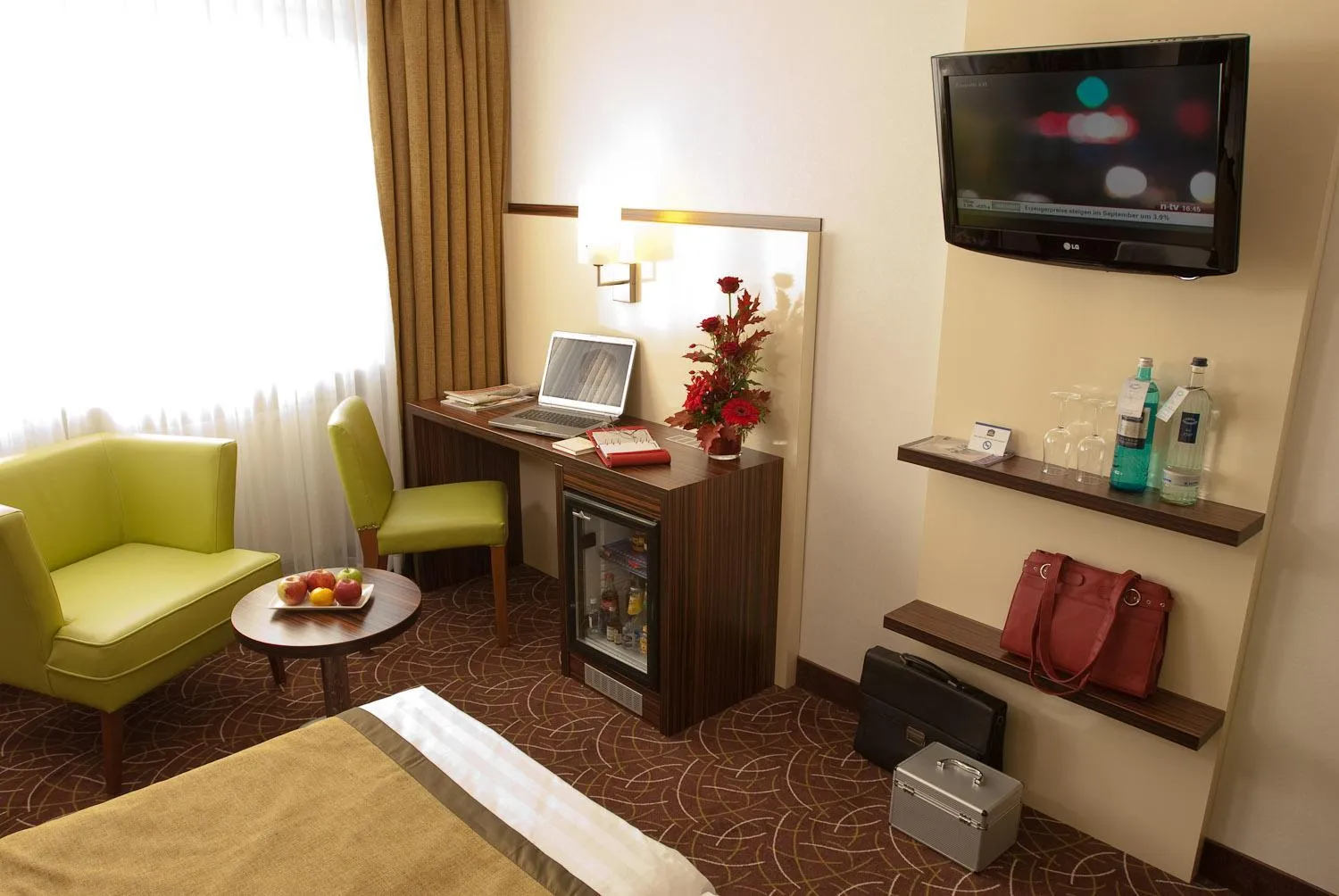 Photo of the whole room in Hotel Scala Frankfurt City Centre