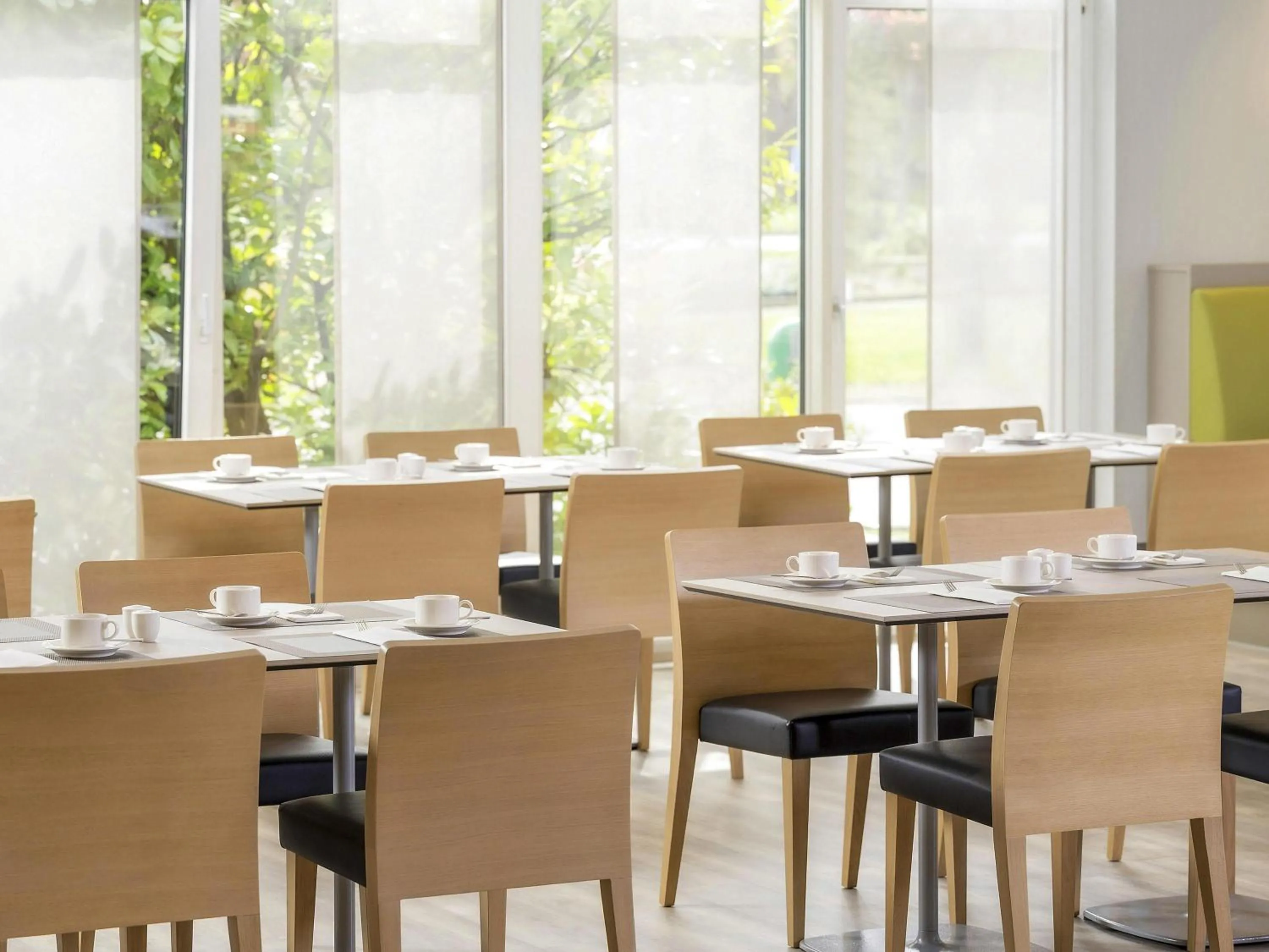 Restaurant/places to eat in Mercure Hannover Oldenburger Allee