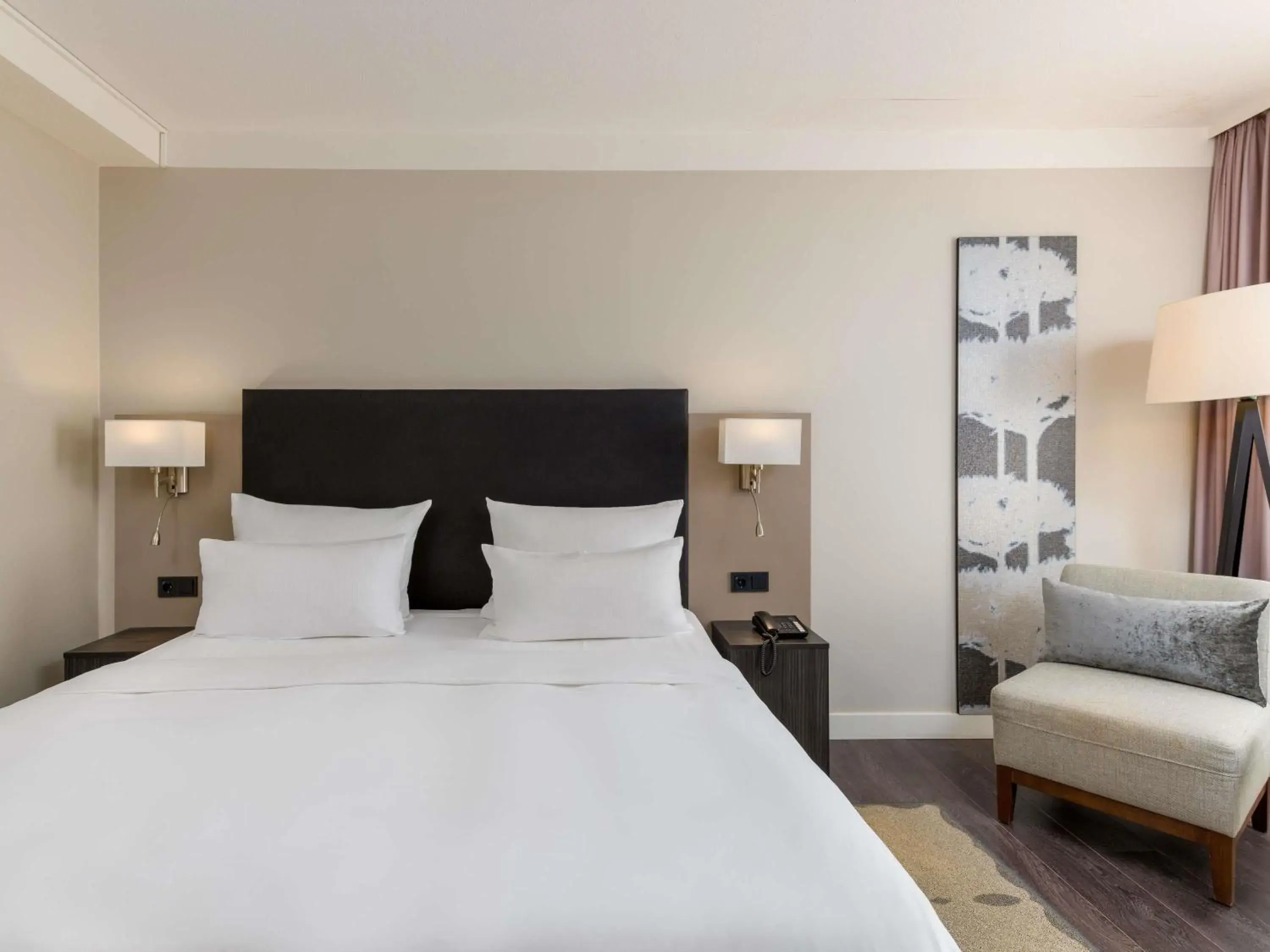 Bedroom, Bed in Mercure Hannover Oldenburger Allee Bedroom, Bed in Mercure Hannover Oldenburger Allee