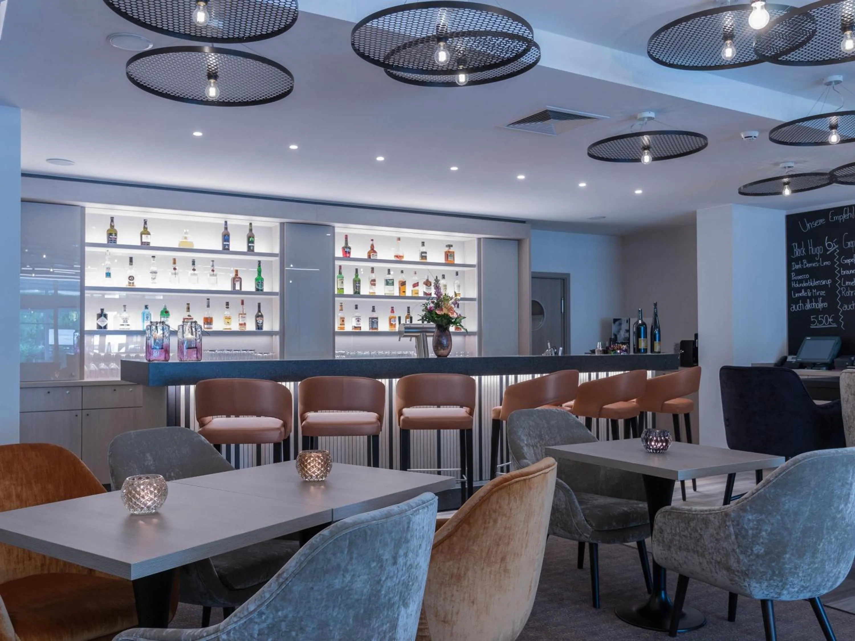 Lounge or bar in Mercure Hannover Oldenburger Allee
