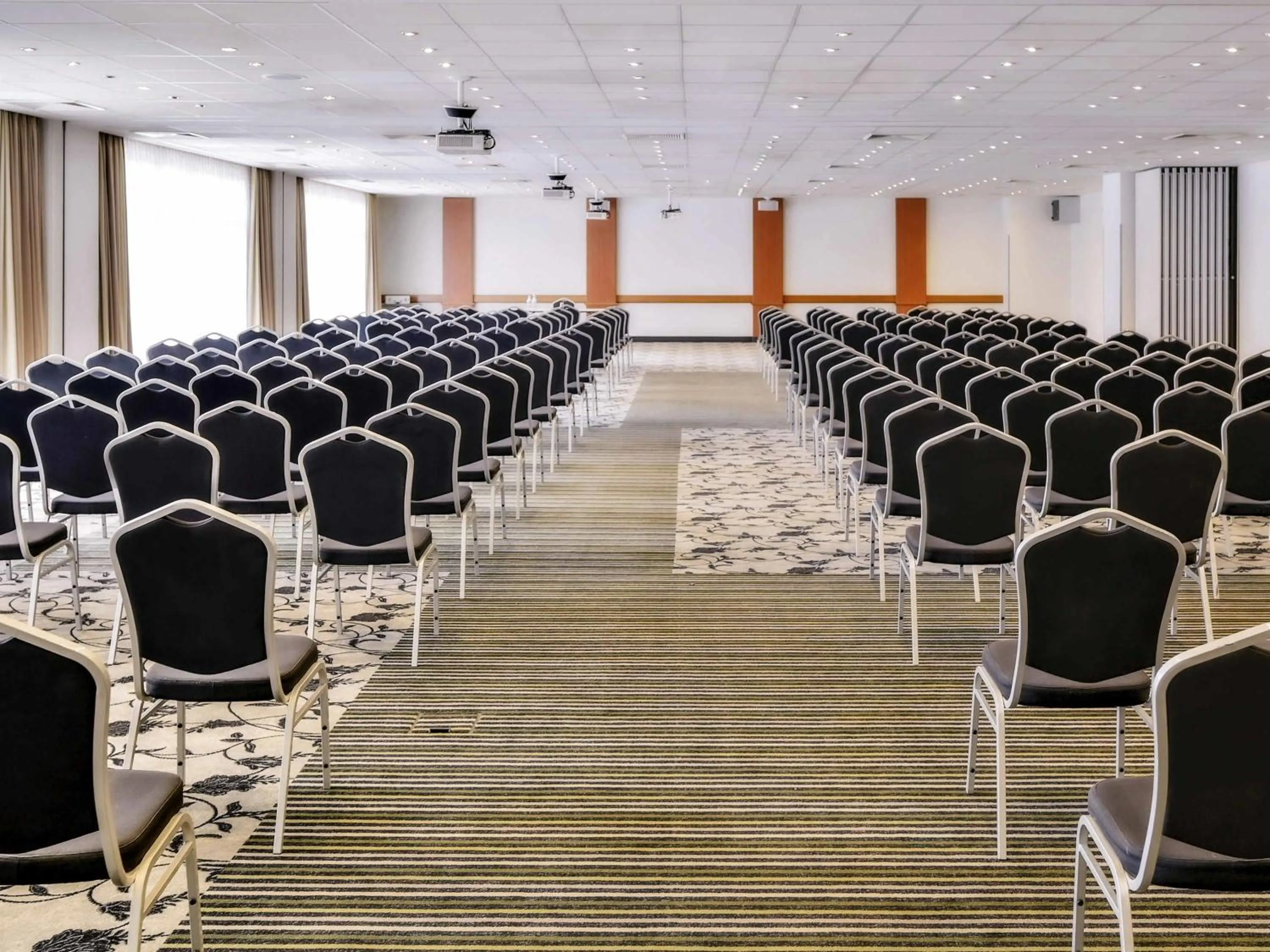 Meeting/conference room in Mercure Hannover Oldenburger Allee