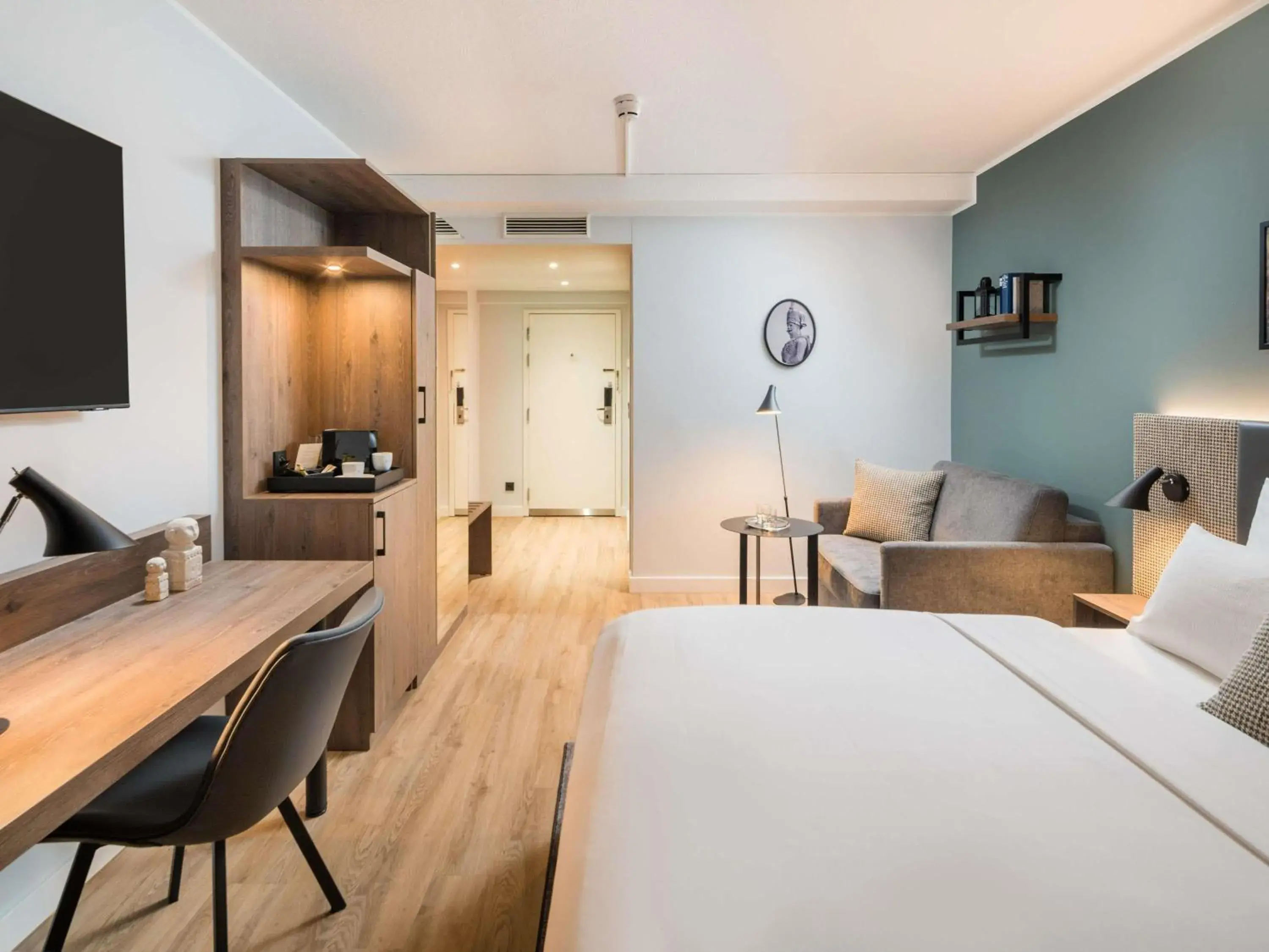 Bedroom, Bed in Mercure Hannover Oldenburger Allee Bedroom, Bed in Mercure Hannover Oldenburger Allee