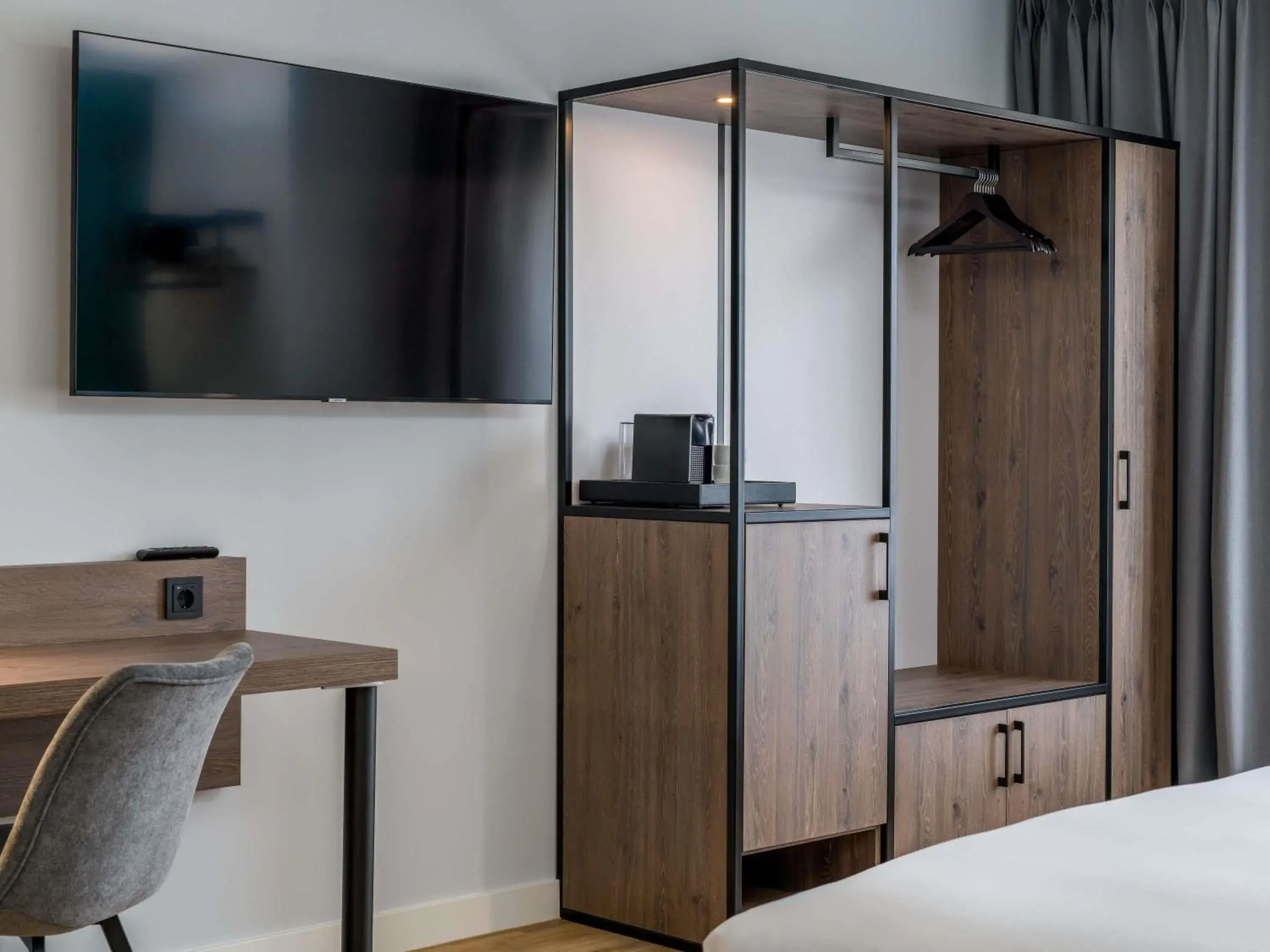 Bedroom, Bed in Mercure Hannover Oldenburger Allee Bedroom, Bed in Mercure Hannover Oldenburger Allee