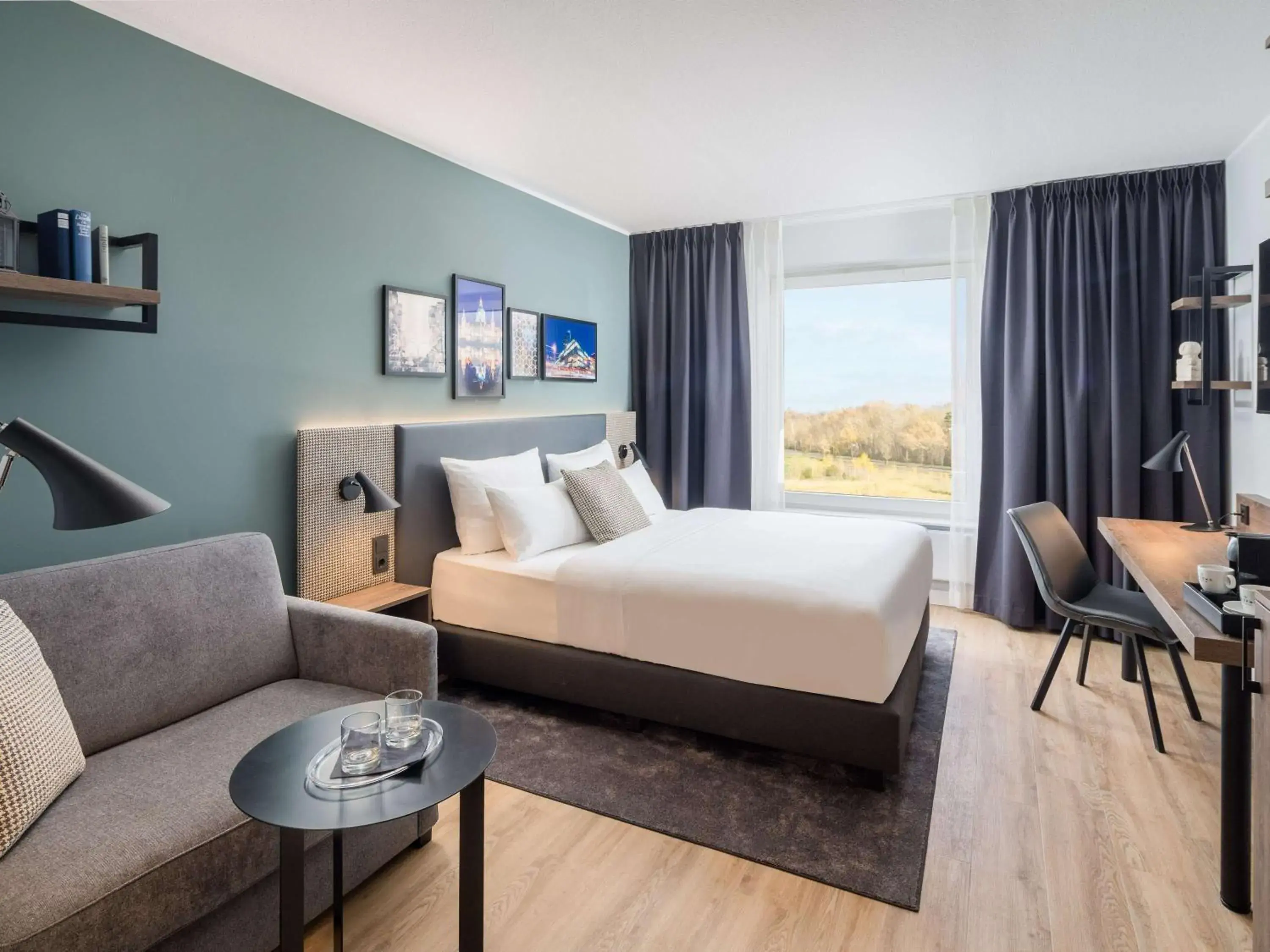 Bedroom, Bed in Mercure Hannover Oldenburger Allee Bedroom, Bed in Mercure Hannover Oldenburger Allee