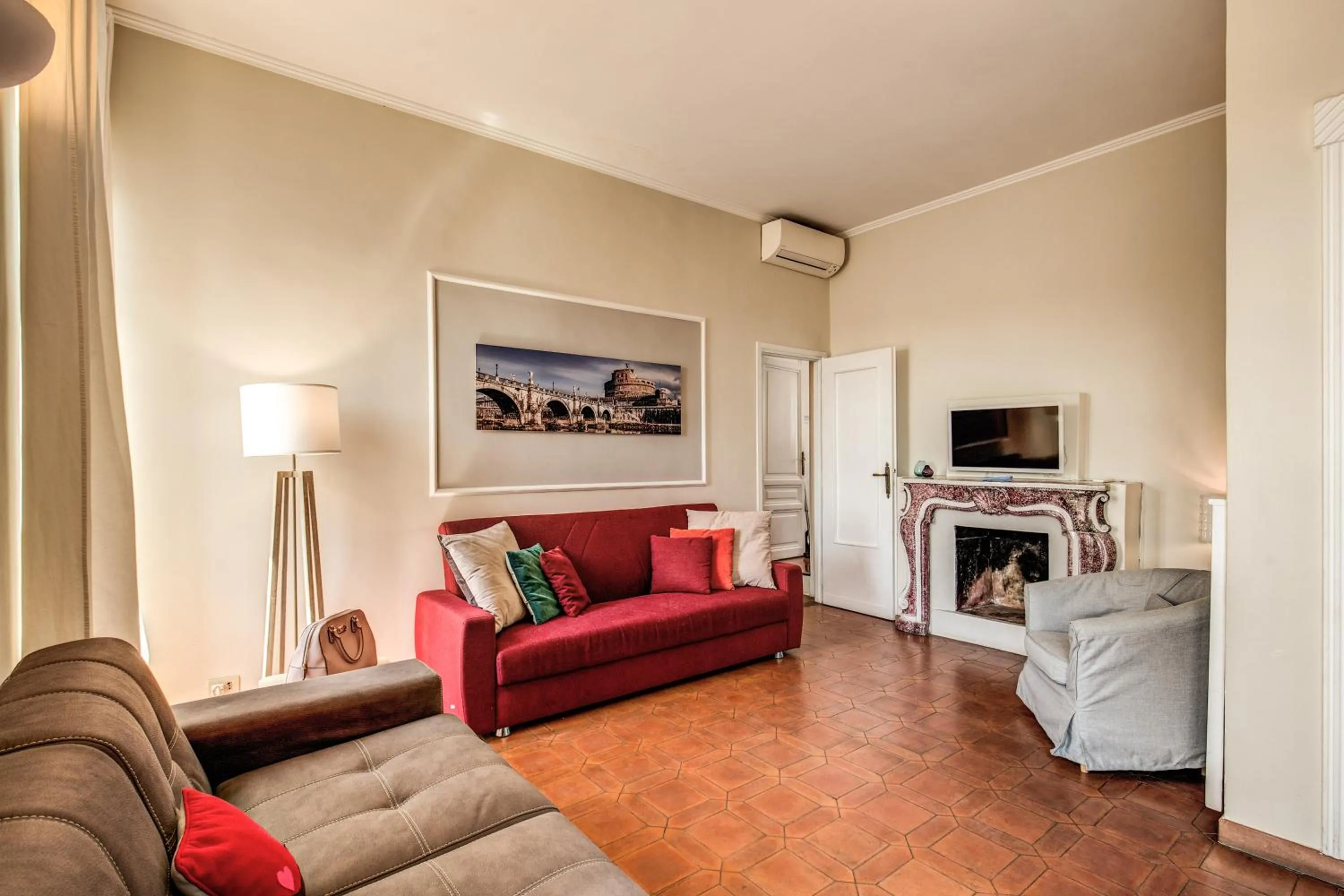 Living room in Tritone Top House