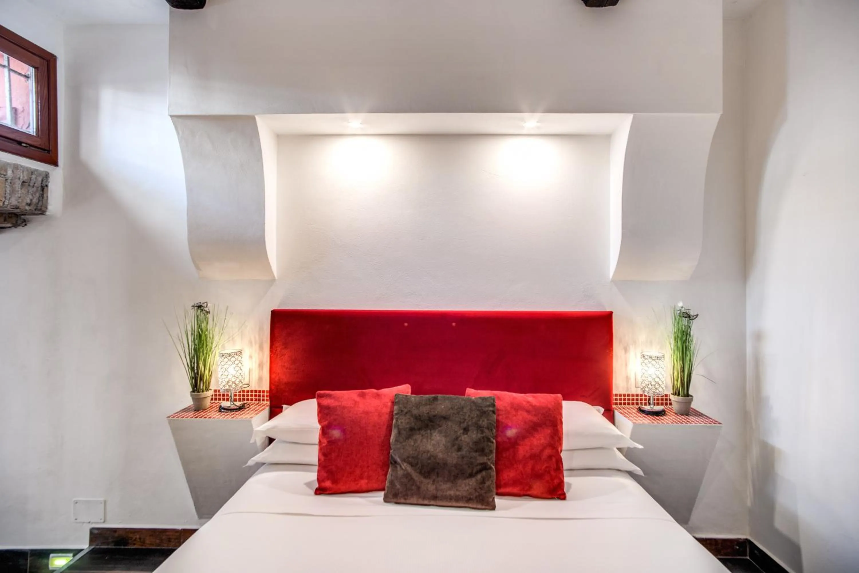 Bed in Tritone Top House