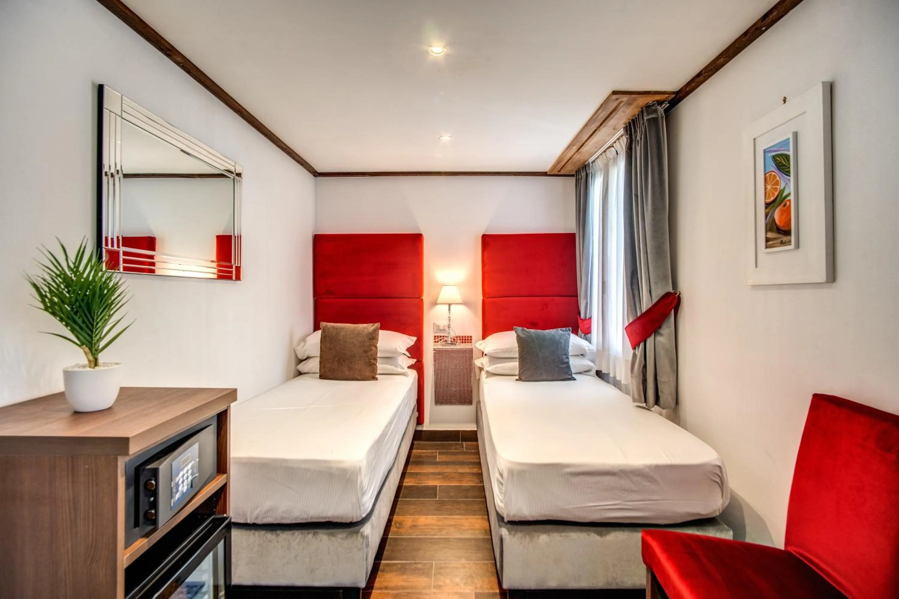 Bed in Tritone Top House